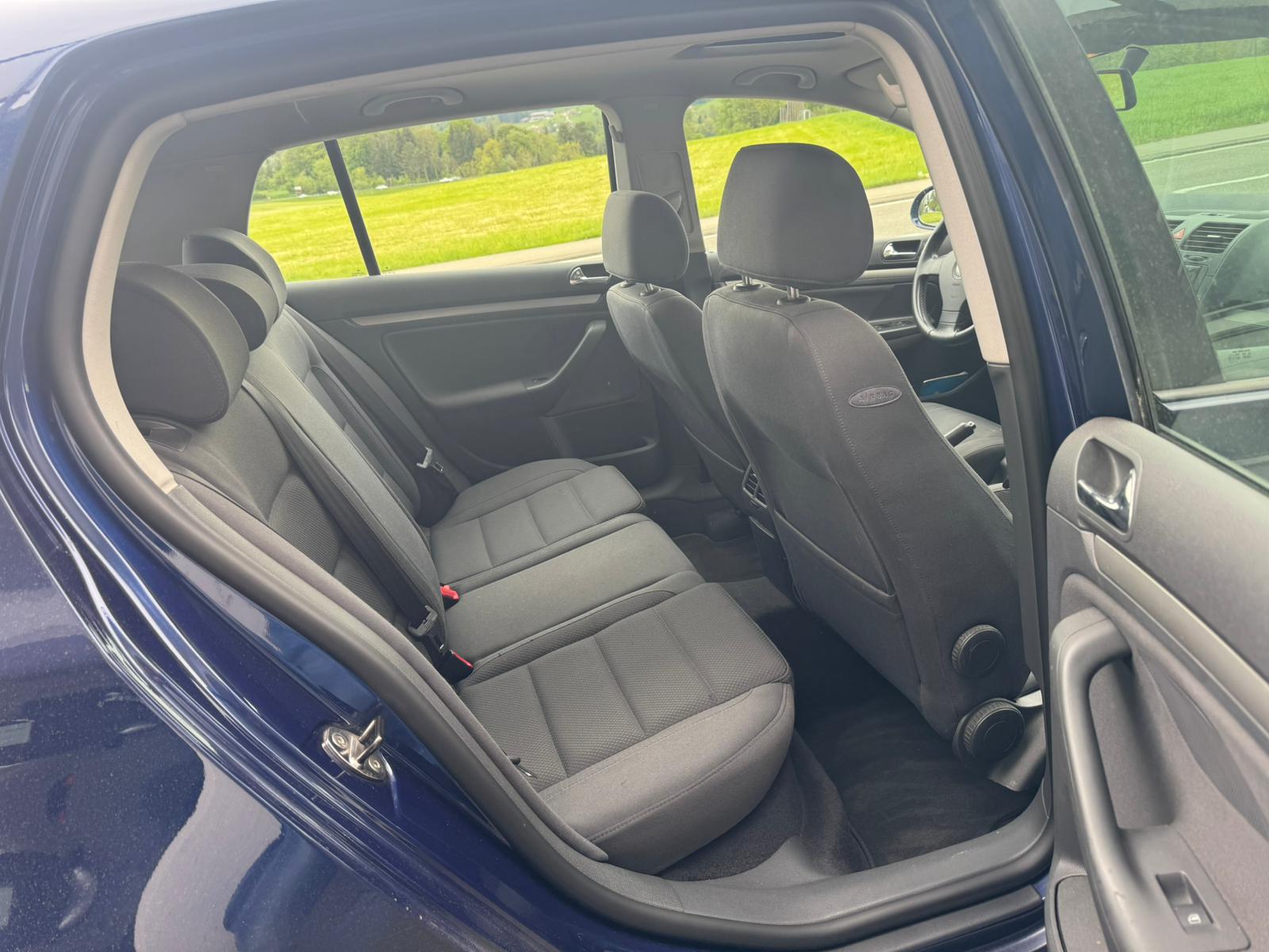 VW Golf 2.0 TDI Sportline 4Motion-image-12