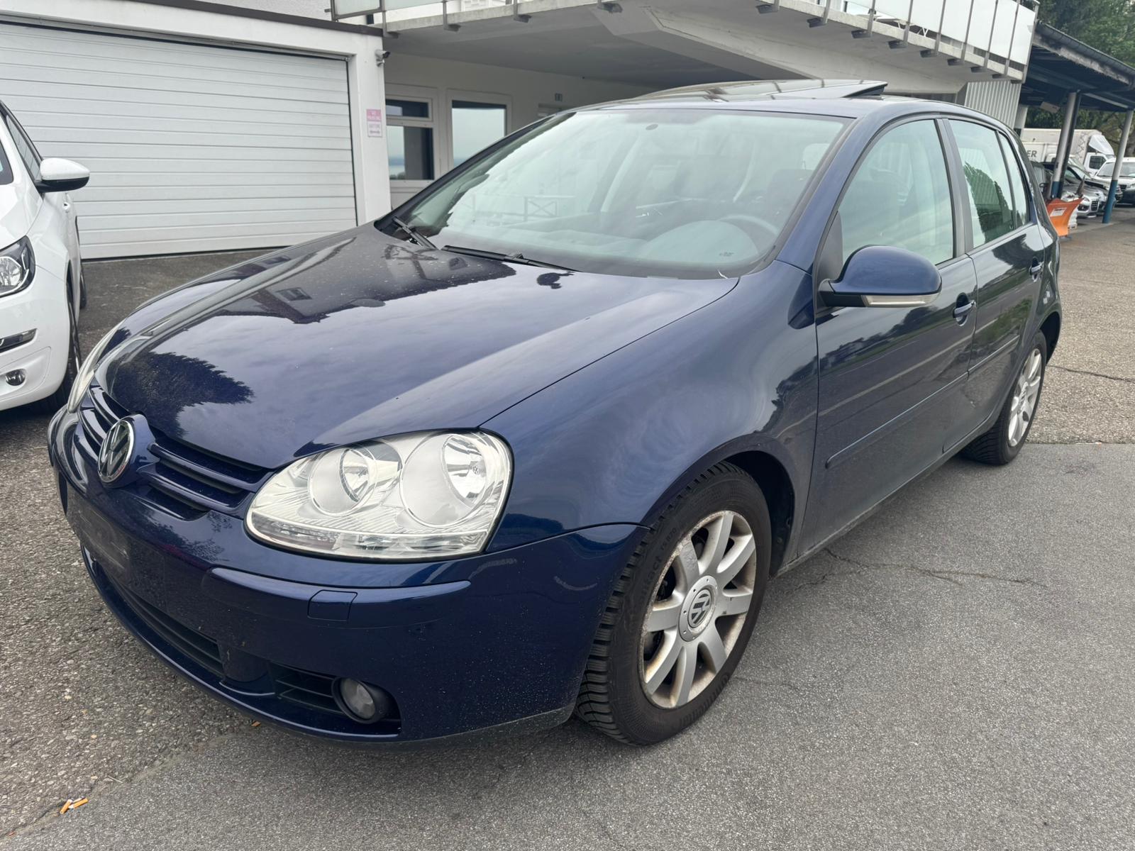 VW Golf 2.0 TDI Sportline 4Motion-image-2