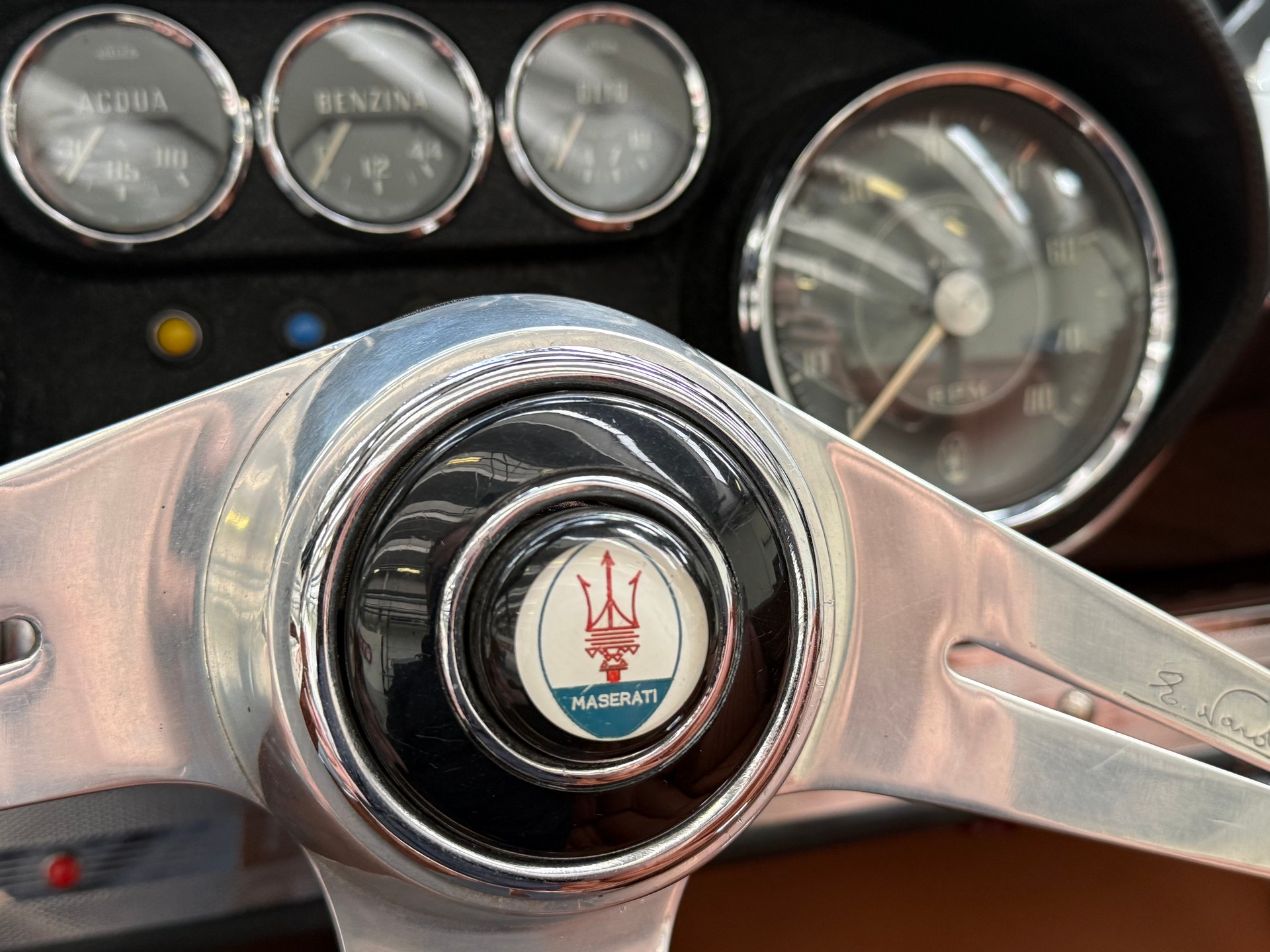 MASERATI 3500 GT Vignale Spyder-image-15