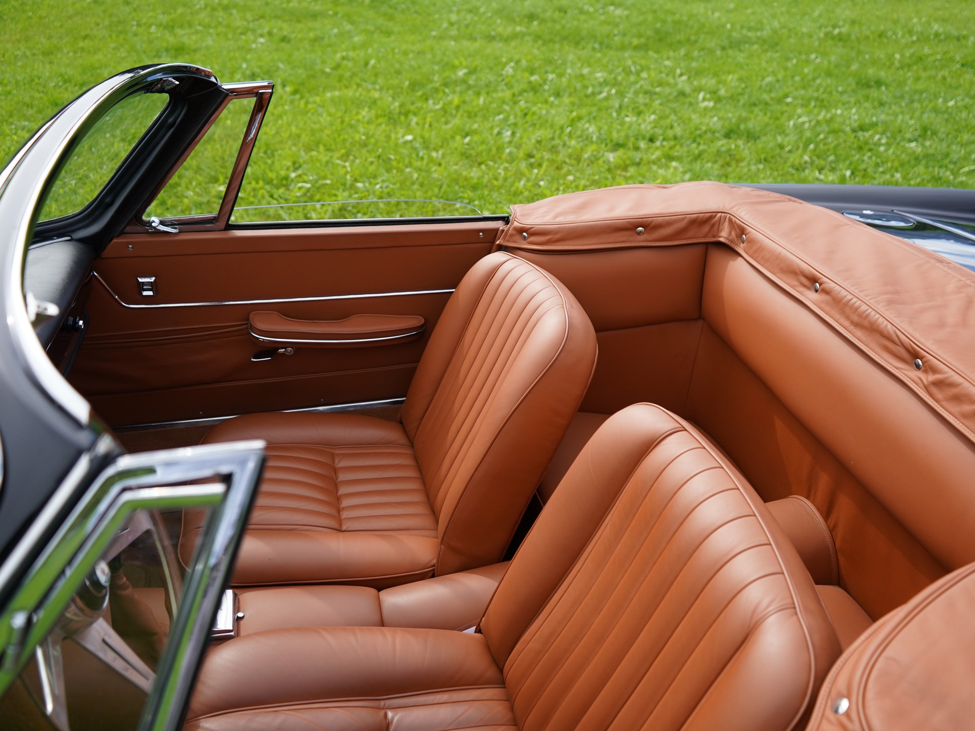MASERATI 3500 GT Vignale Spyder-image-5
