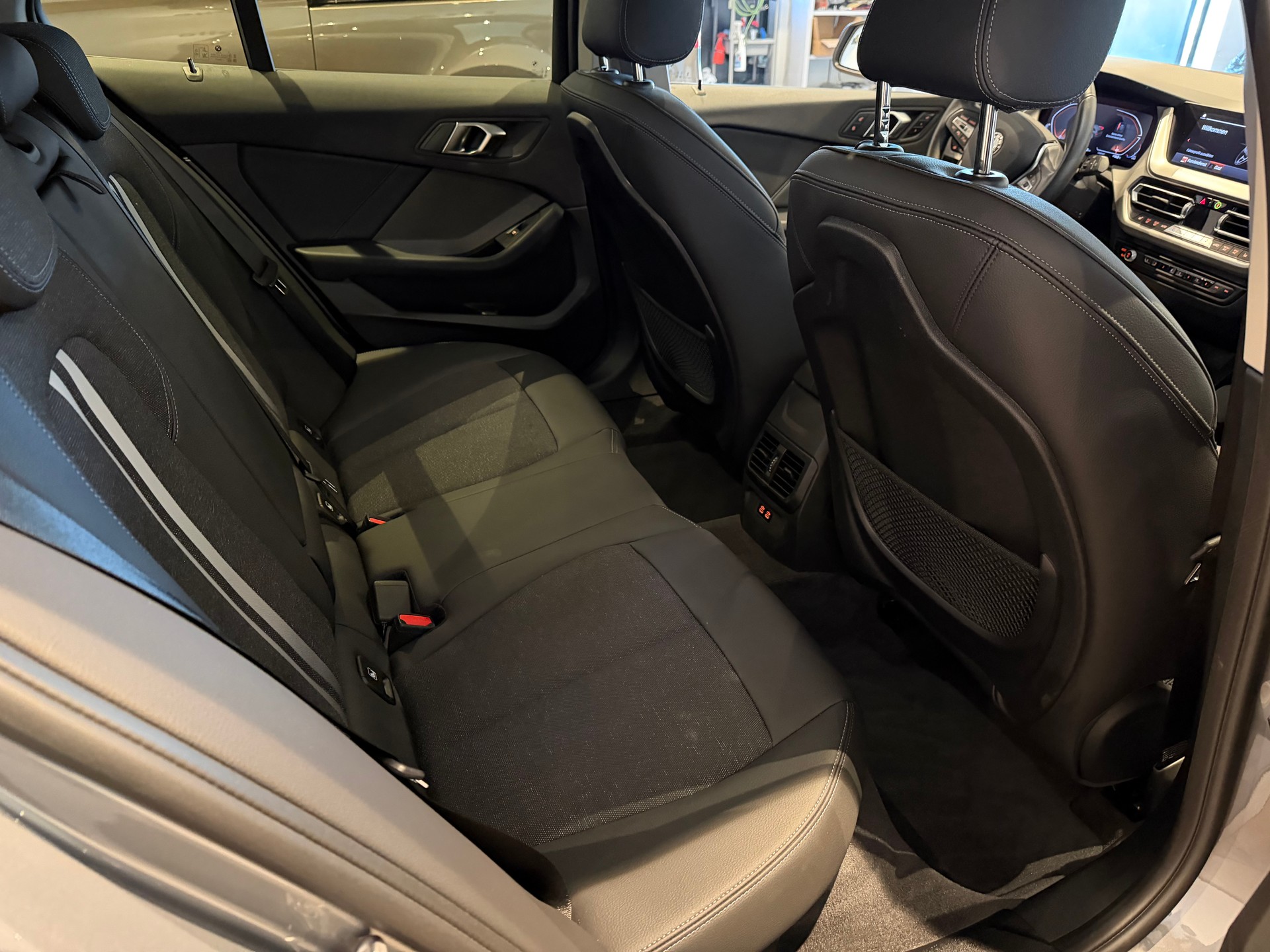 BMW 120d xDrive M-Sport-image-10