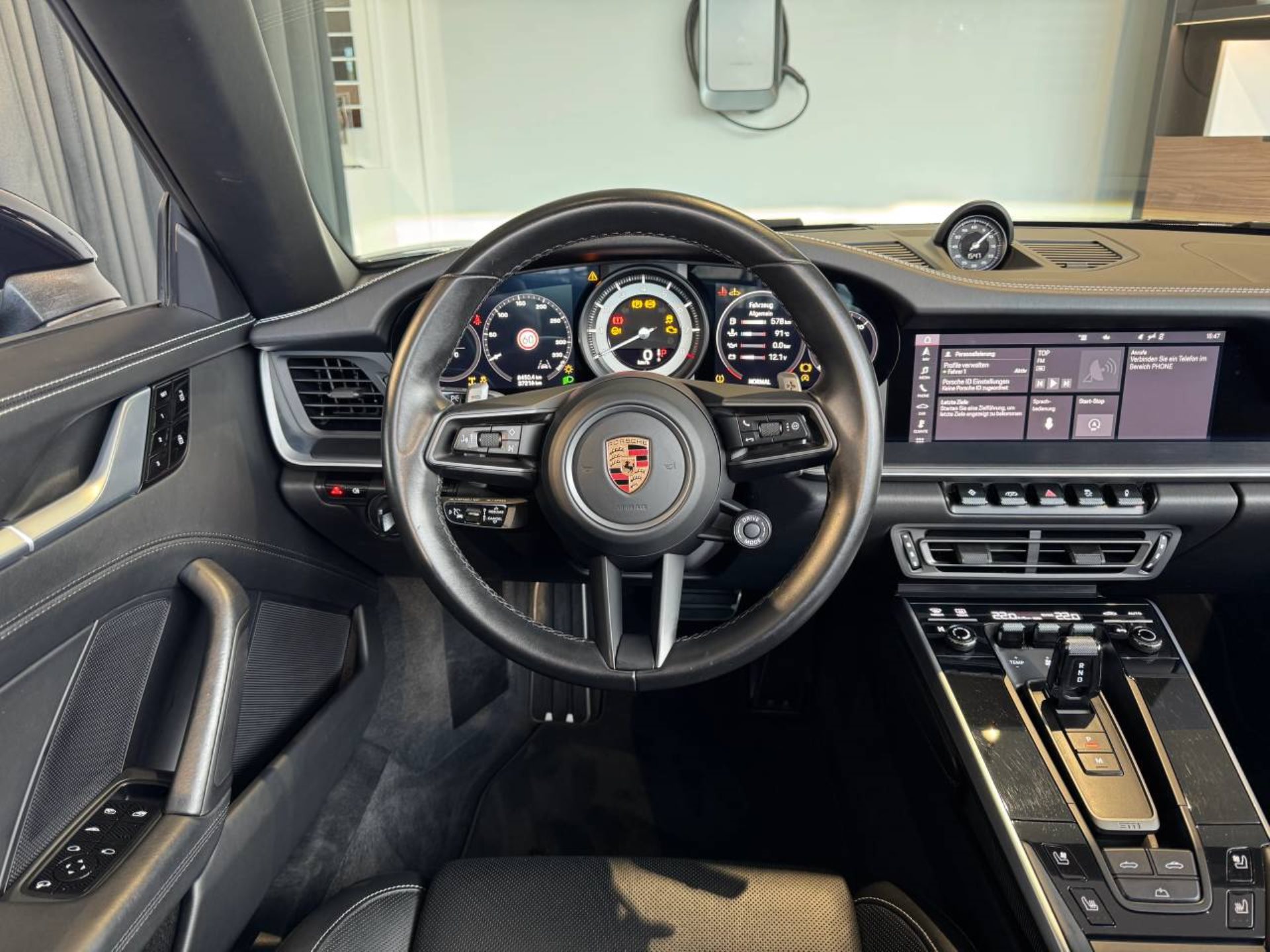 PORSCHE 911 Carrera 4S Cabriolet-image-17