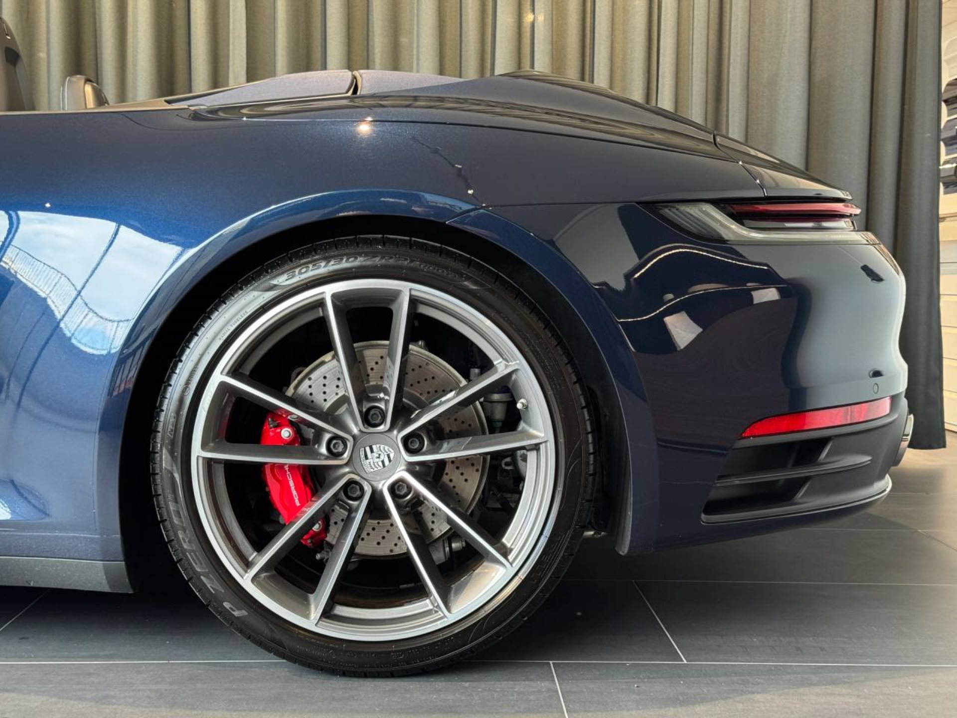 PORSCHE 911 Carrera 4S Cabriolet-image-11