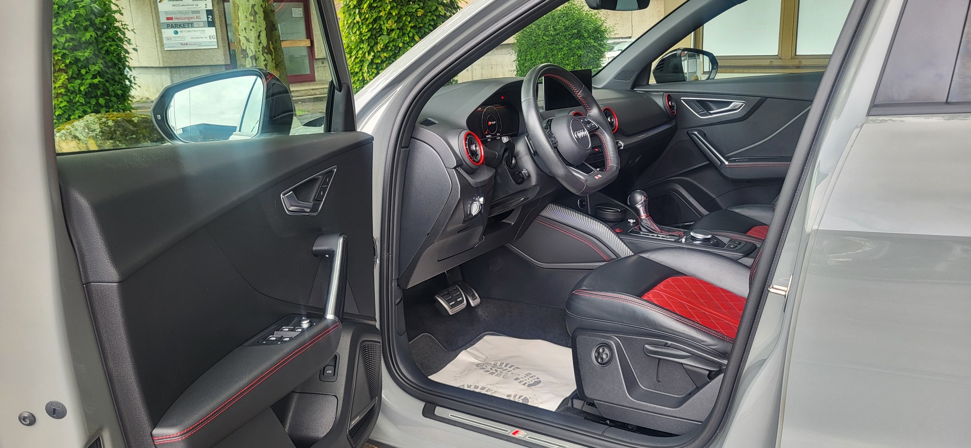 AUDI SQ2 TFSI quattro S-tronic-image-4
