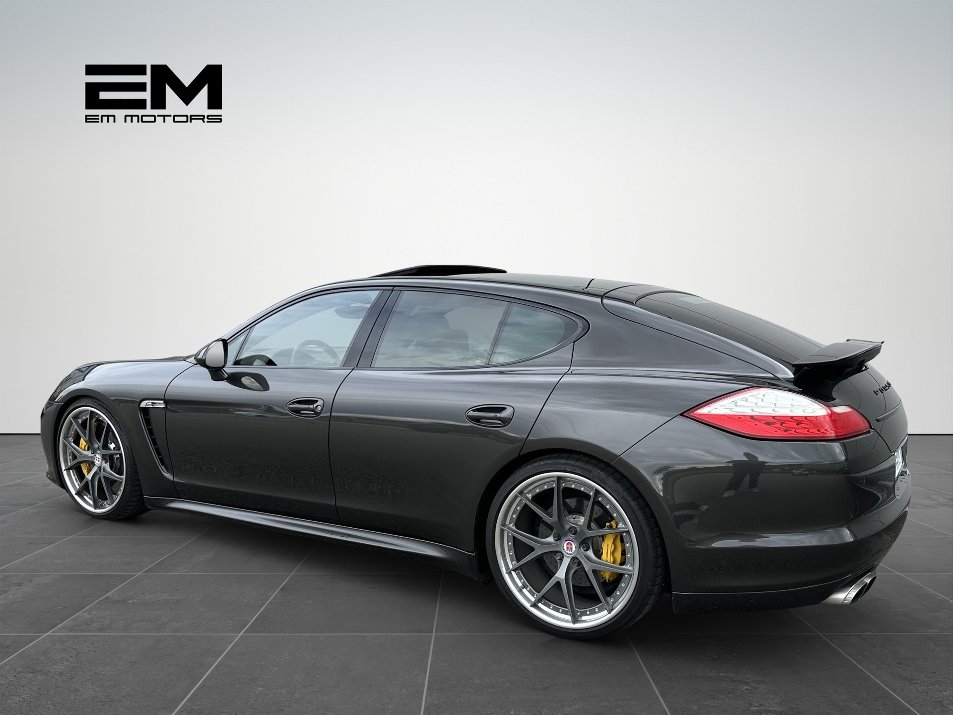 PORSCHE Panamera Turbo S 4.8 PDK-showroom-element-3
