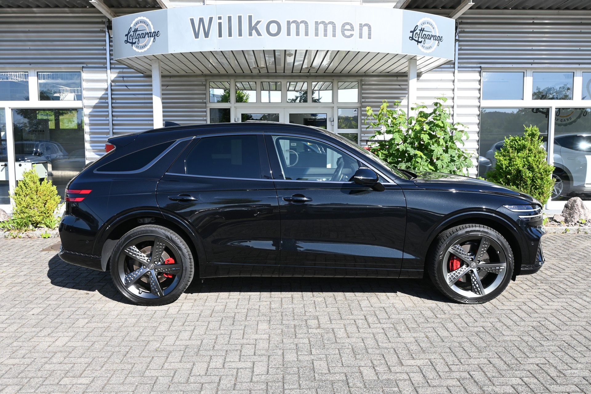 GENESIS GV70 2.2 CRDI Luxury Black/Black AT8 AWD 4X4 + Voll-Ausstattung-image-4