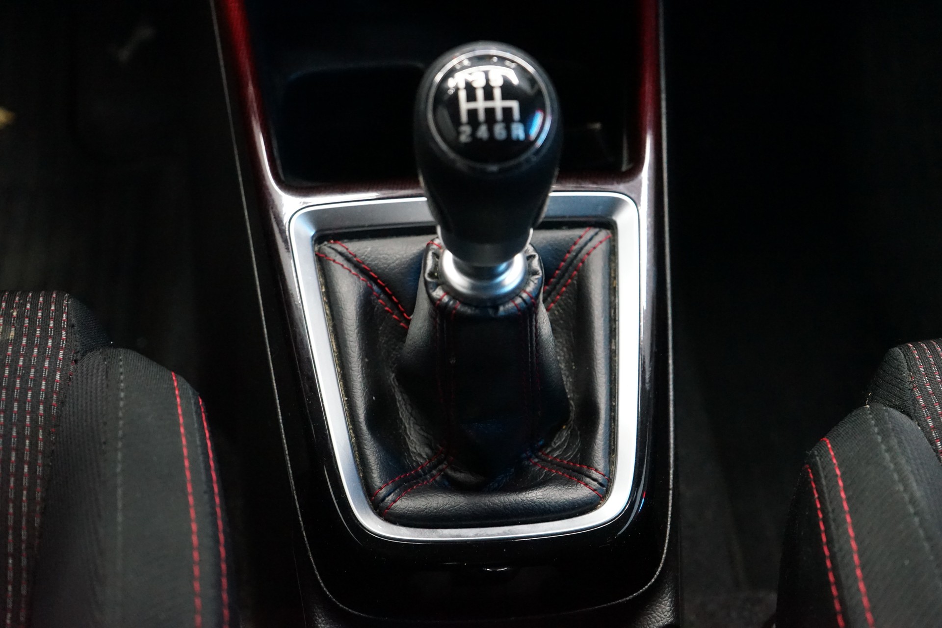 SUZUKI Swift Sport 1.4i 16V Compact Top Hybrid-image-13