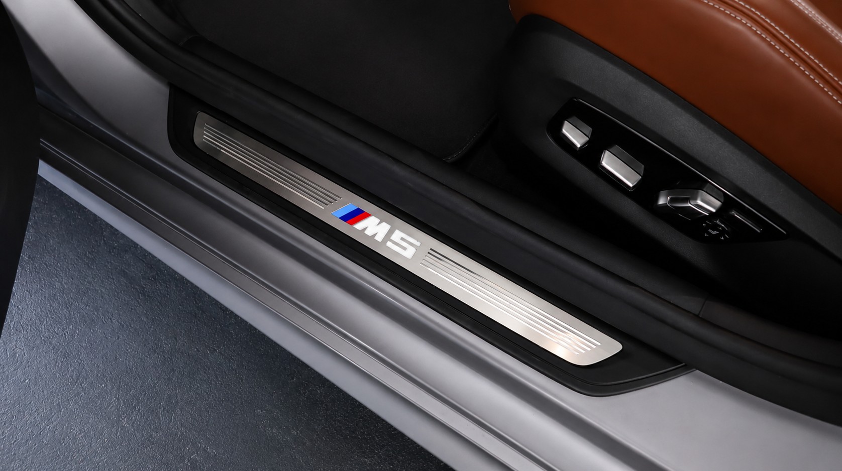BMW M5 xDrive Competition Drivelogic-showroom-element-2