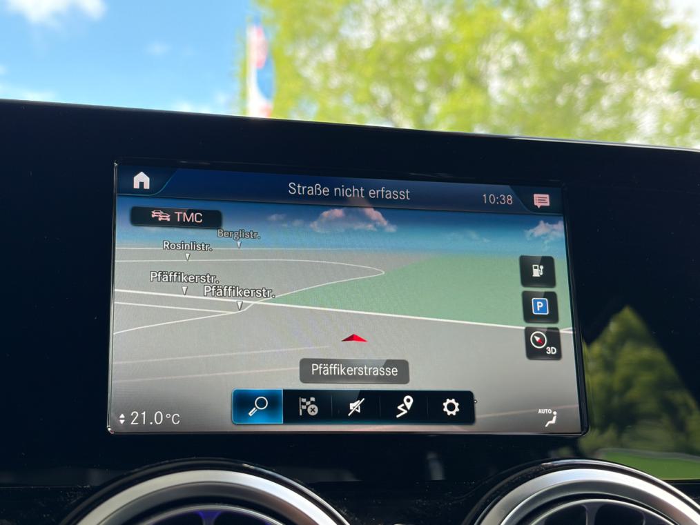 MERCEDES-BENZ EQA 250-image-5