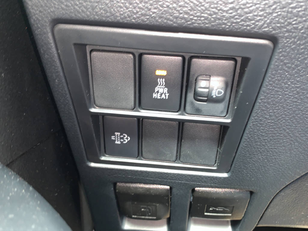 TOYOTA Hi-Lux Double Cab.-Pick-up 2.4 D-4D 150 Comfort-image-10