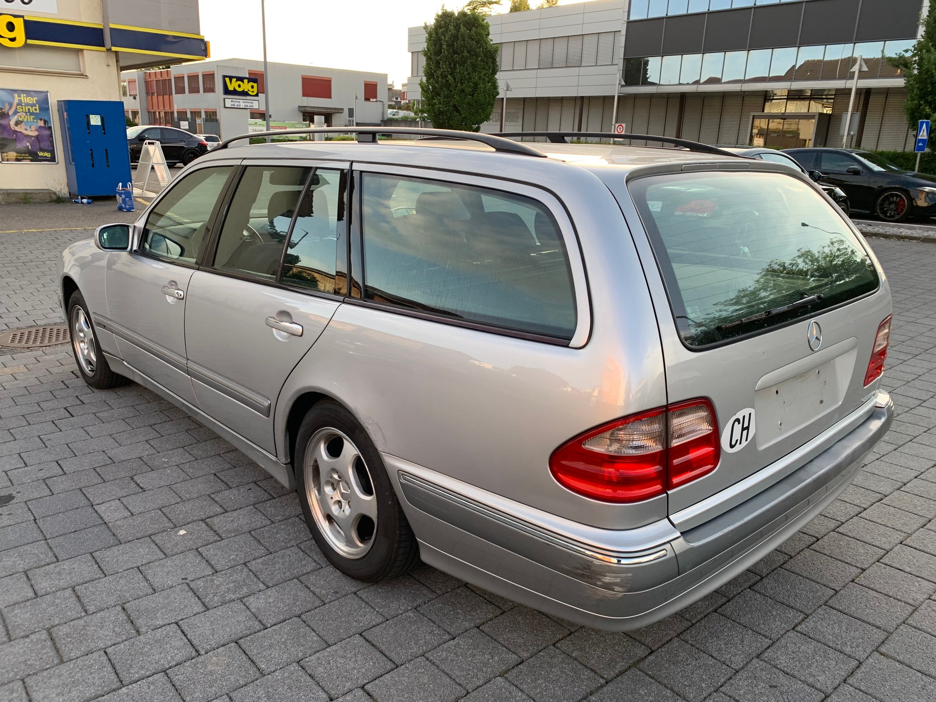 MERCEDES-BENZ E 280 Elégance 4-Matic Automatic-image-3