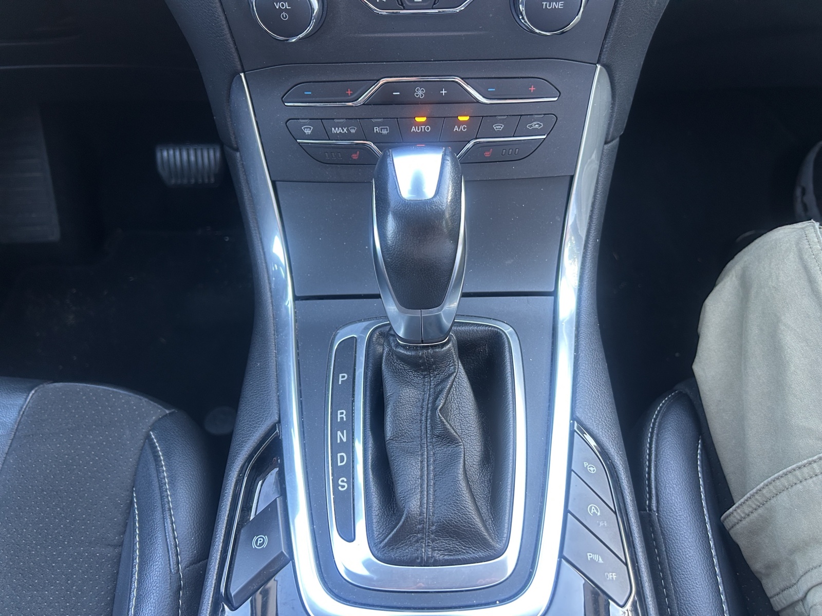 FORD Galaxy 2.0 TDCi Titanium PowerShift-image-15