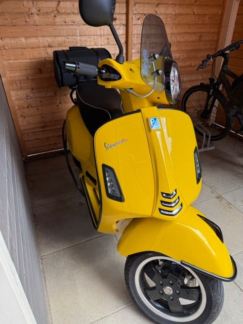 PIAGGIO Vespa GTS 300 HPE ABS/ASR-image-1