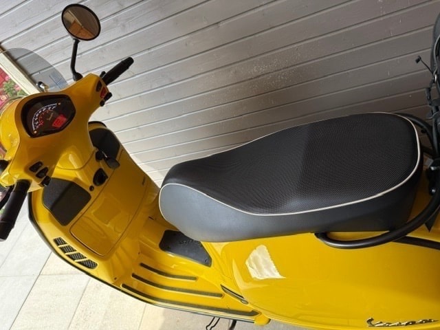 PIAGGIO Vespa GTS 300 HPE ABS/ASR-image-0