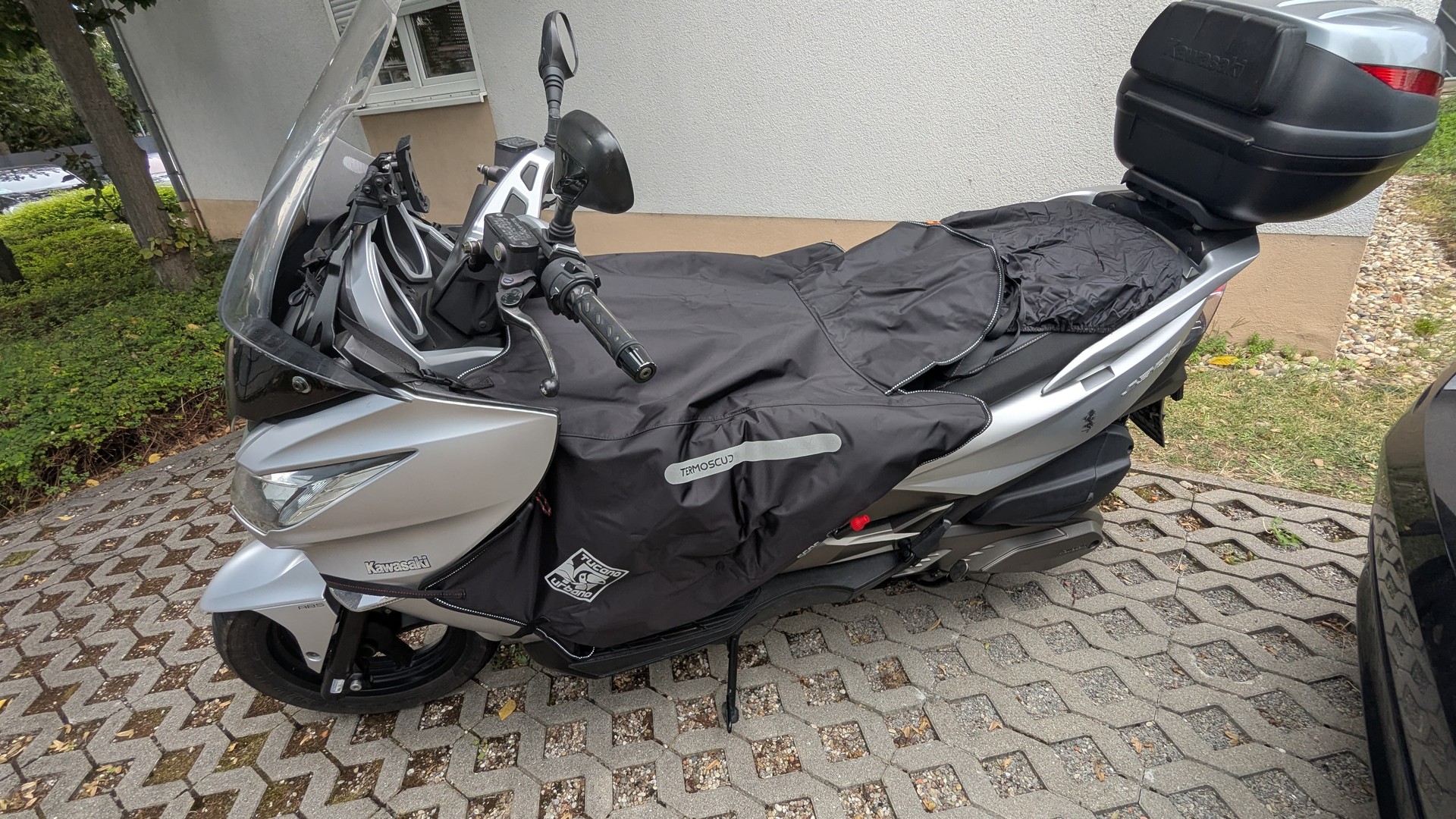 KAWASAKI J 300 ABS-image-3