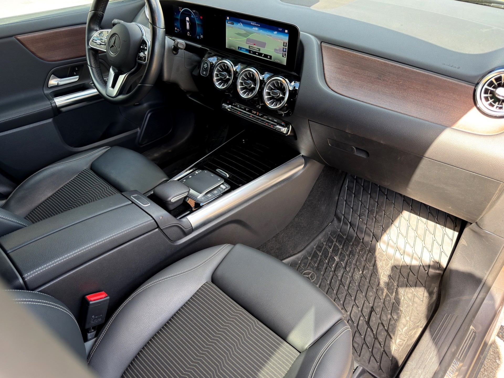 MERCEDES-BENZ GLA 200 4Matic Progressive 8G-DCT-image-21