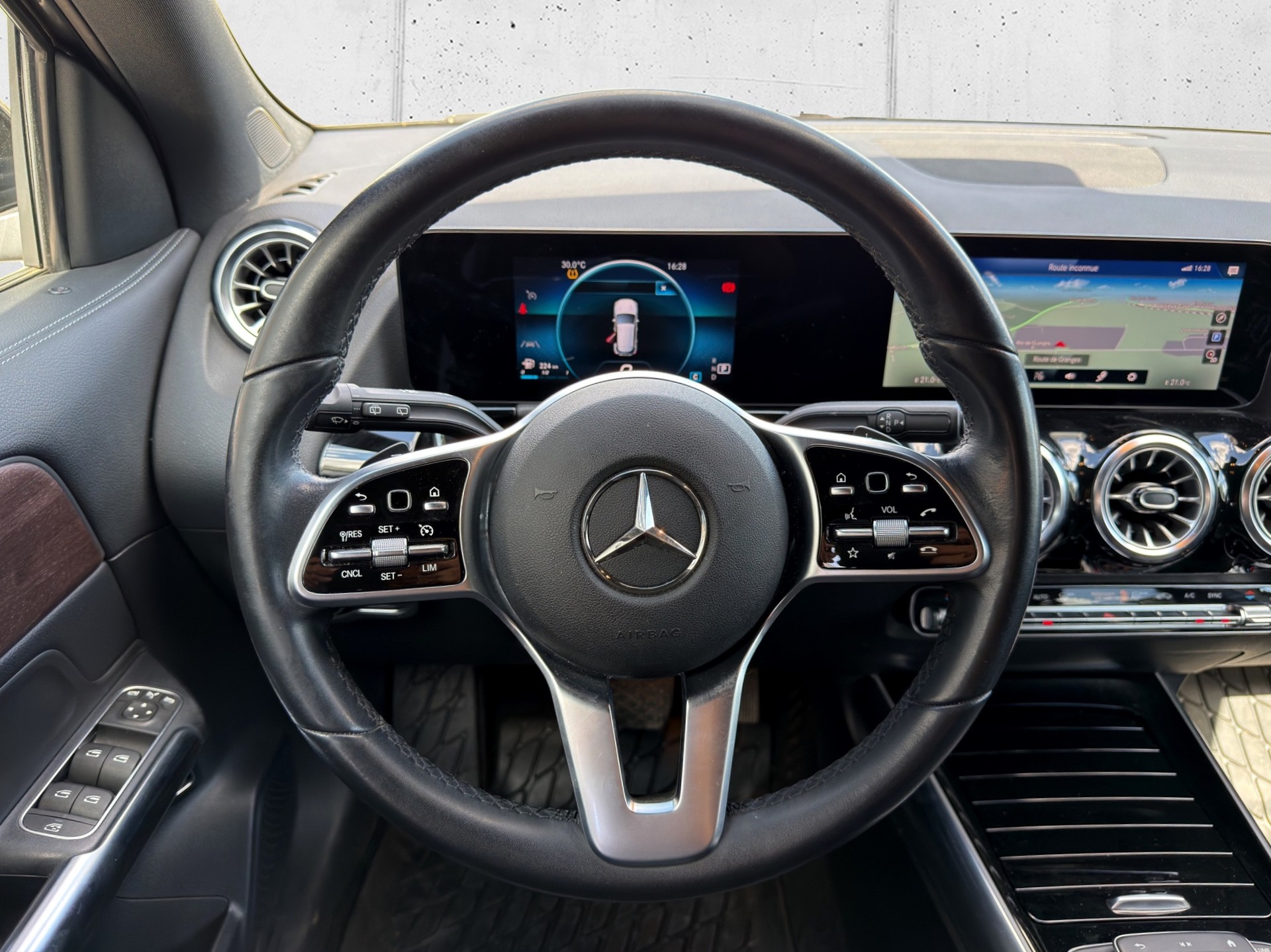 MERCEDES-BENZ GLA 200 4Matic Progressive 8G-DCT-image-13