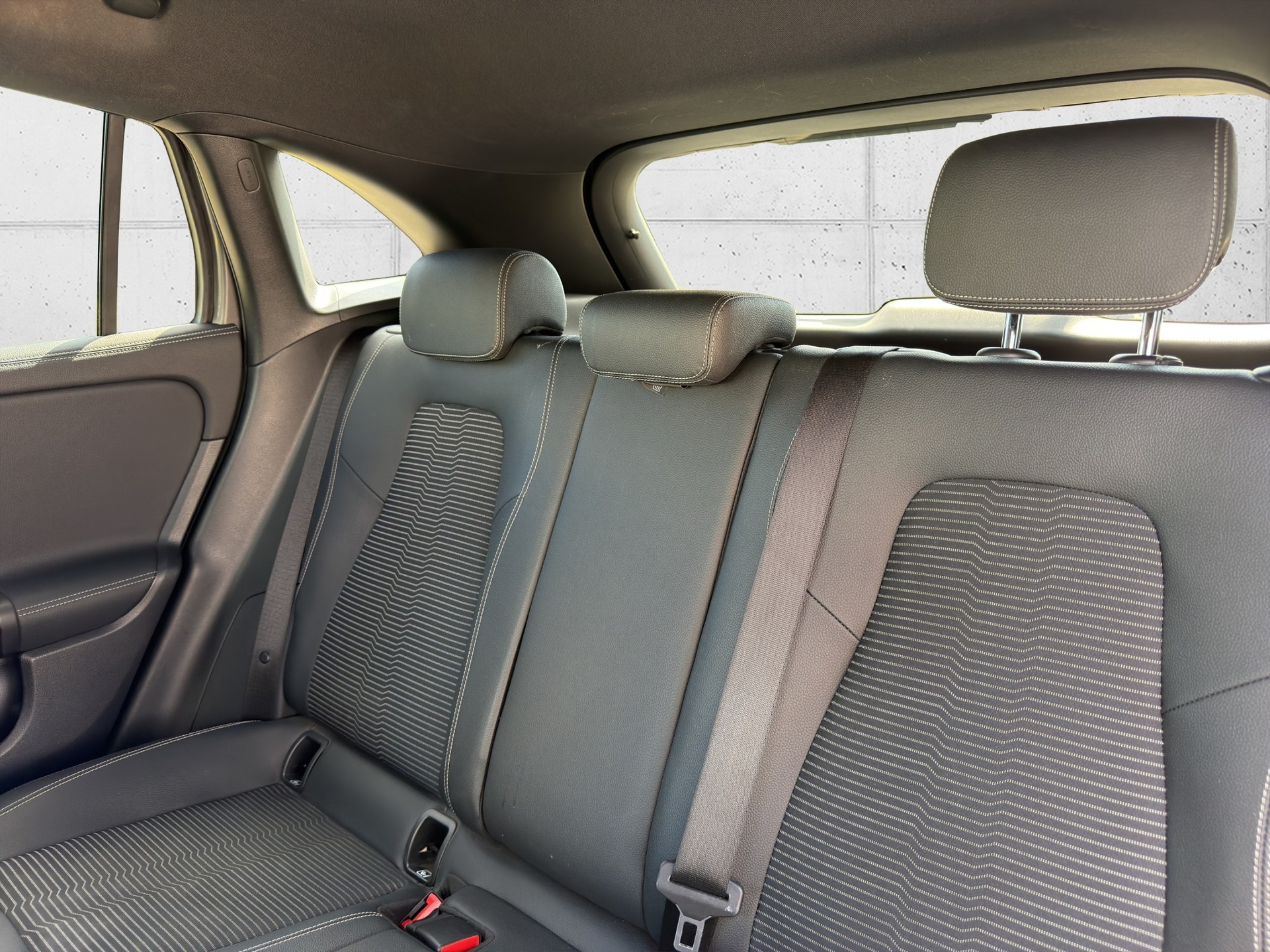 MERCEDES-BENZ GLA 200 4Matic Progressive 8G-DCT-image-24