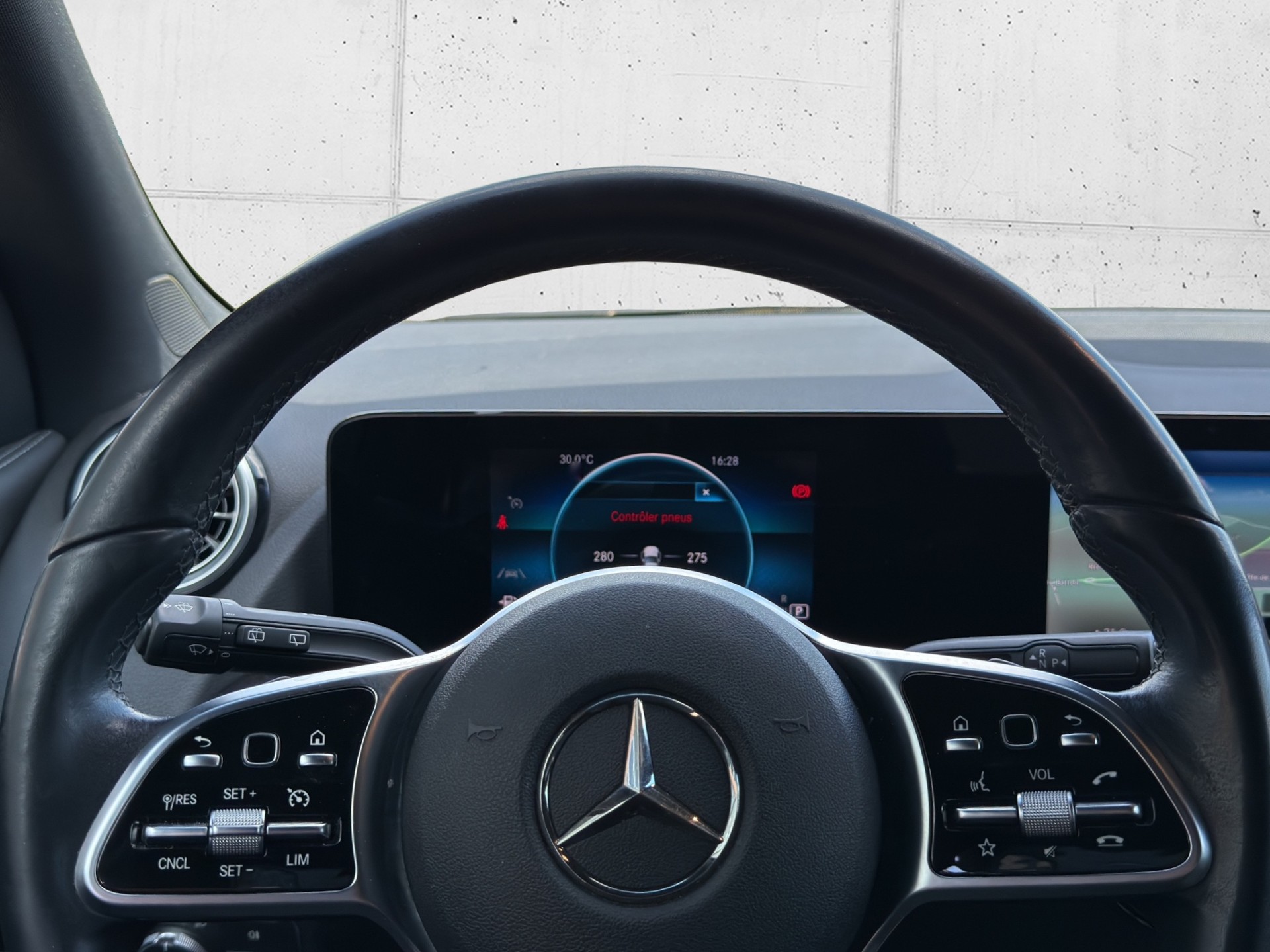 MERCEDES-BENZ GLA 200 4Matic Progressive 8G-DCT-image-14