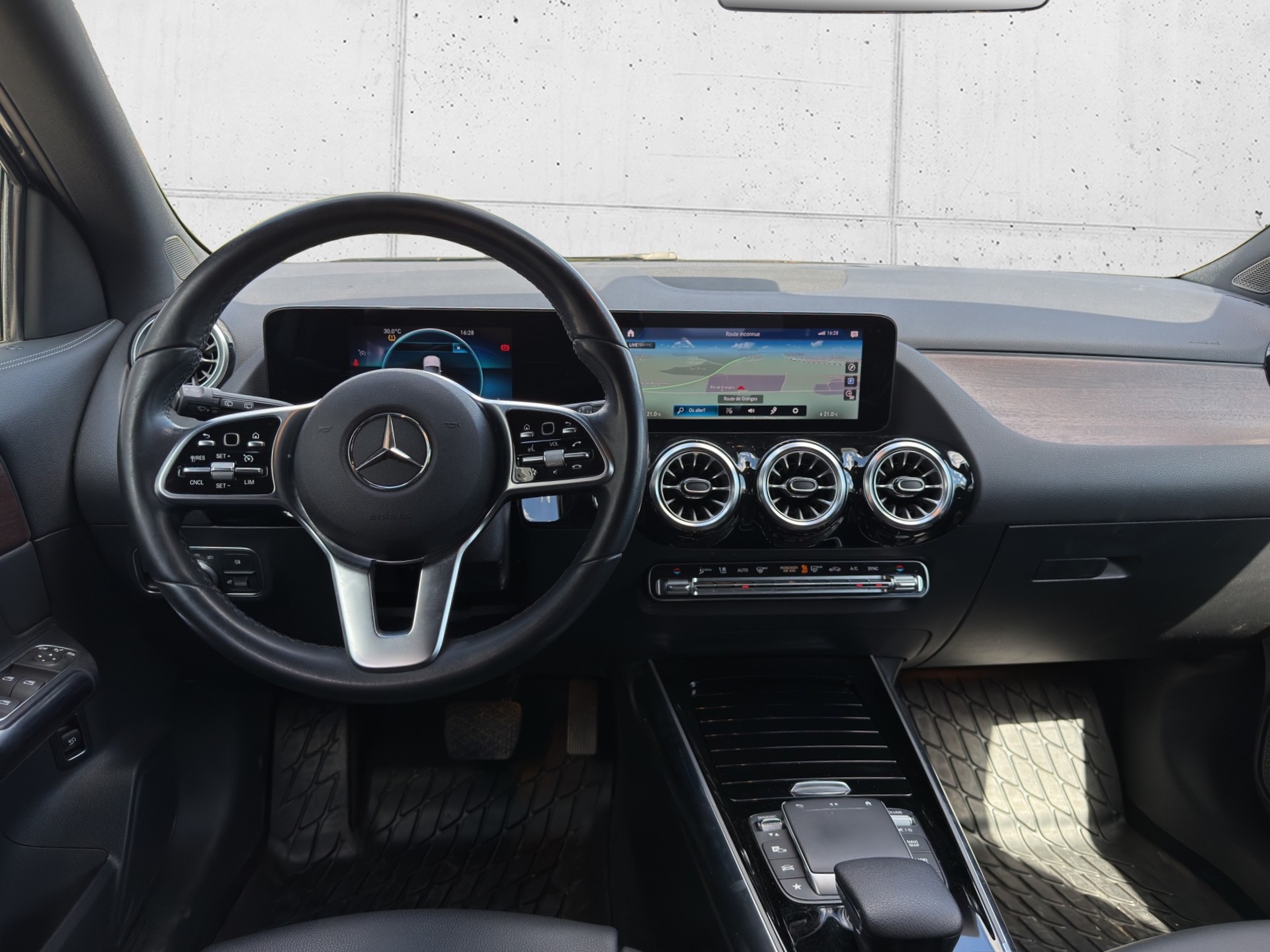 MERCEDES-BENZ GLA 200 4Matic Progressive 8G-DCT-image-12