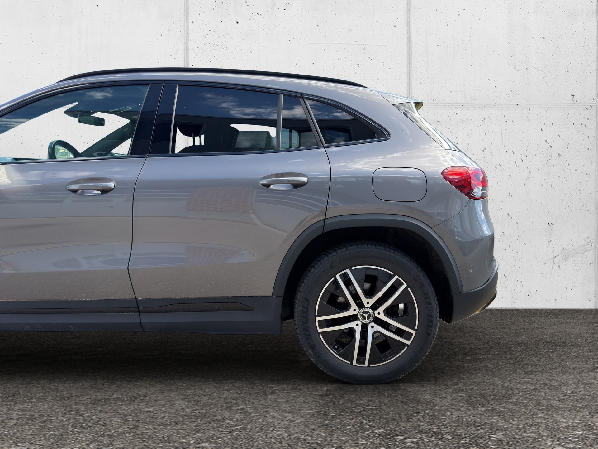 MERCEDES-BENZ GLA 200 4Matic Progressive 8G-DCT-image-5