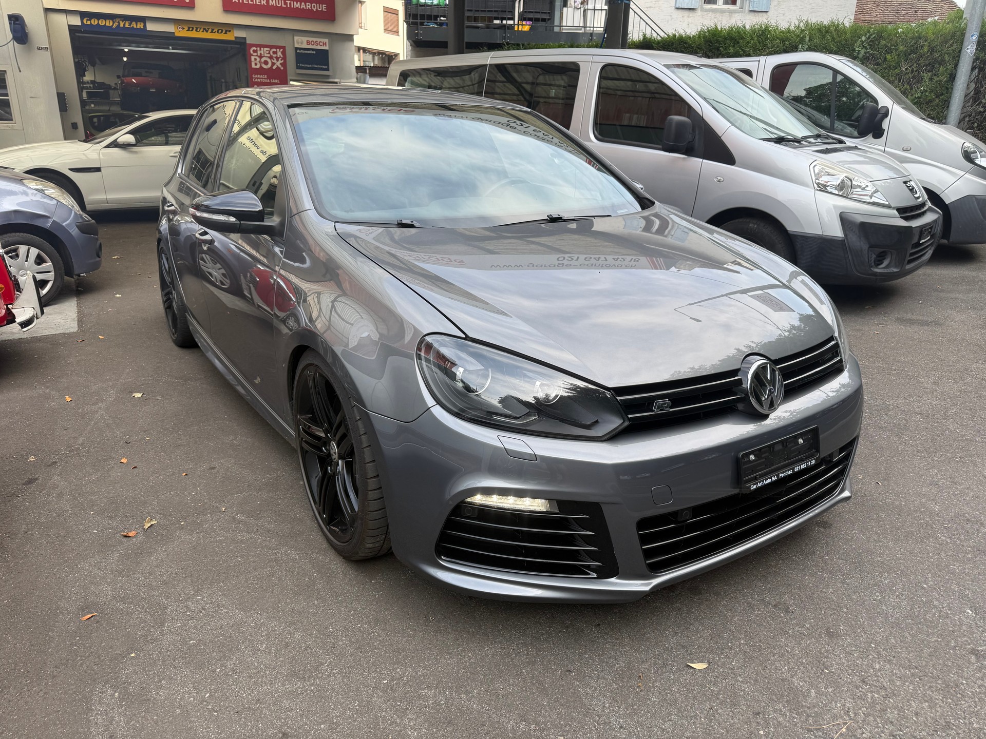 VW Golf 2.0 TSI R 4Motion DSG-image-2