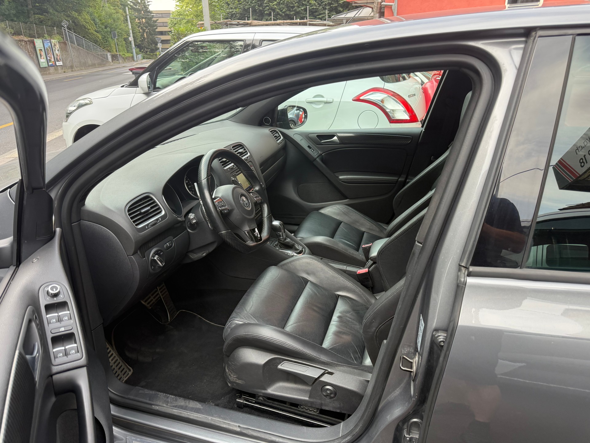 VW Golf 2.0 TSI R 4Motion DSG-image-10