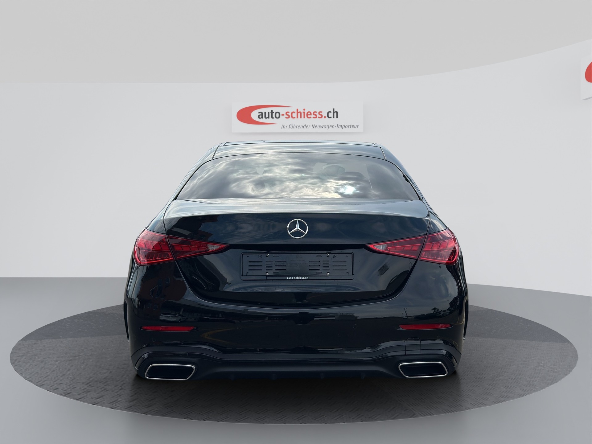 MERCEDES-BENZ C 200 AMG LINE NIGHT-showroom-element-3