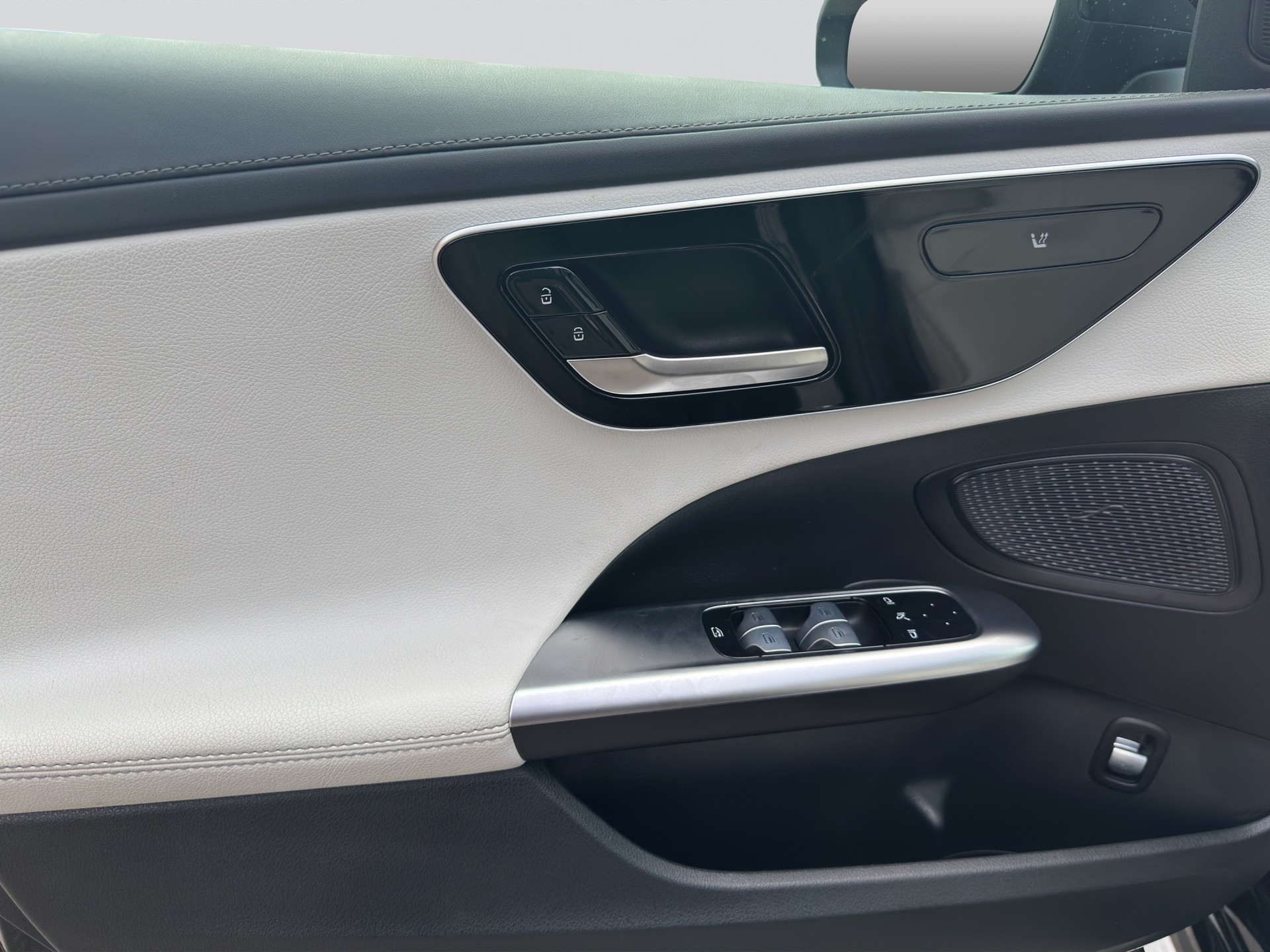 MERCEDES-BENZ C 200 AMG LINE NIGHT-image-9