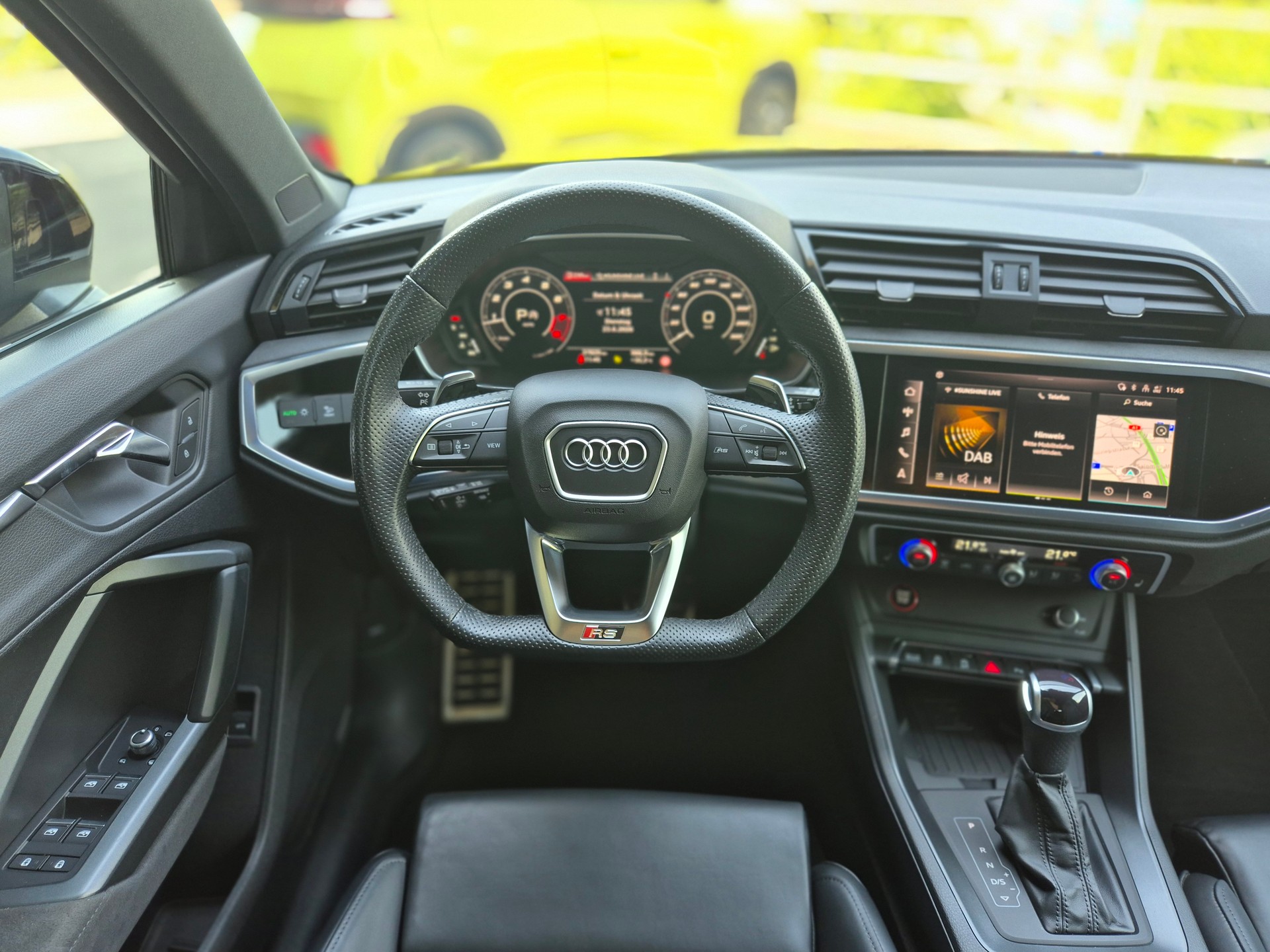 AUDI RS Q3 Sportback quattro S tronic-image-12