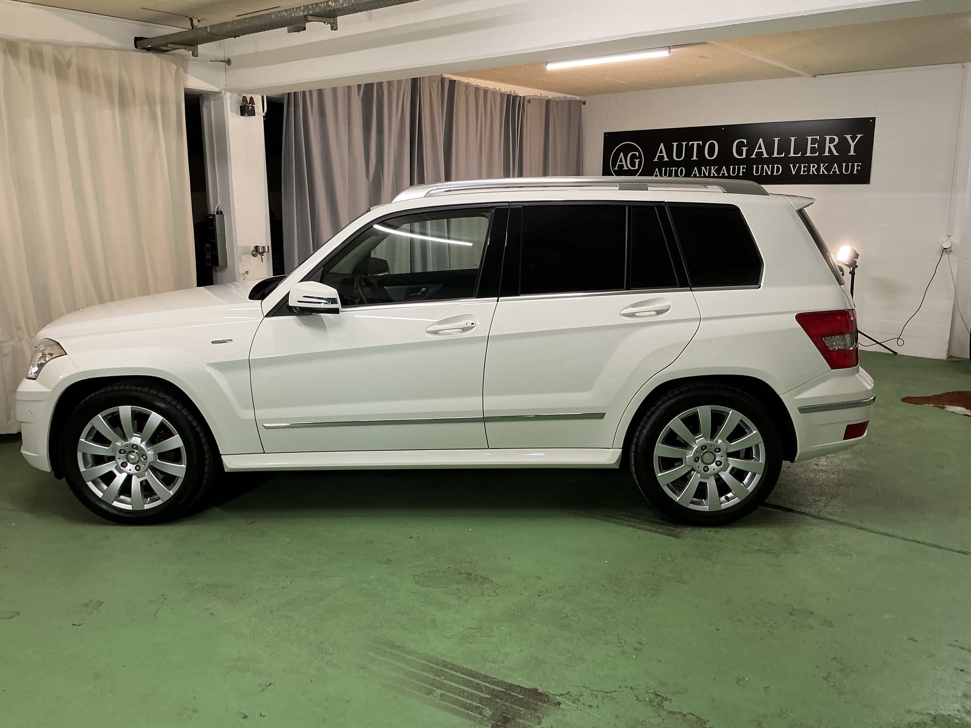 MERCEDES-BENZ GLK 220 CDI BlueEfficiency 4Matic 7G-Tronic-image-2