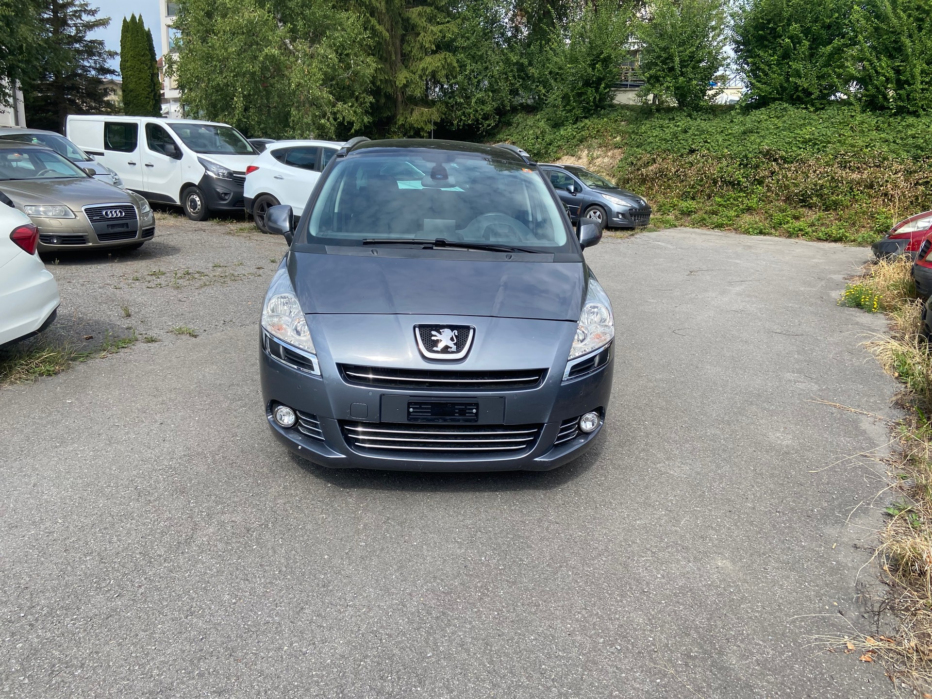 PEUGEOT 5008 1.6 16V T Allure Automatic