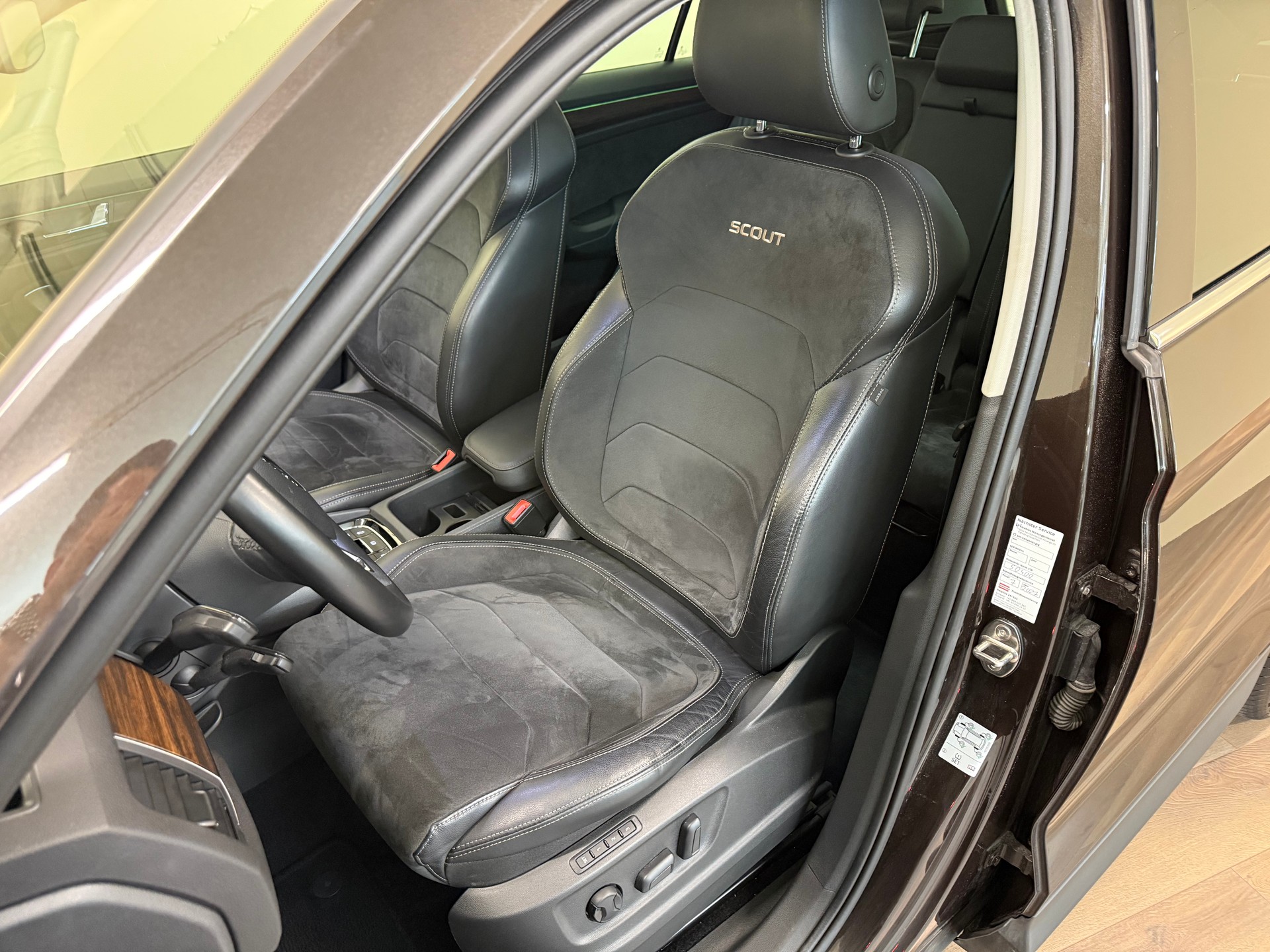 SKODA Kodiaq 2.0 TSI Scout DSG 4x4-image-12