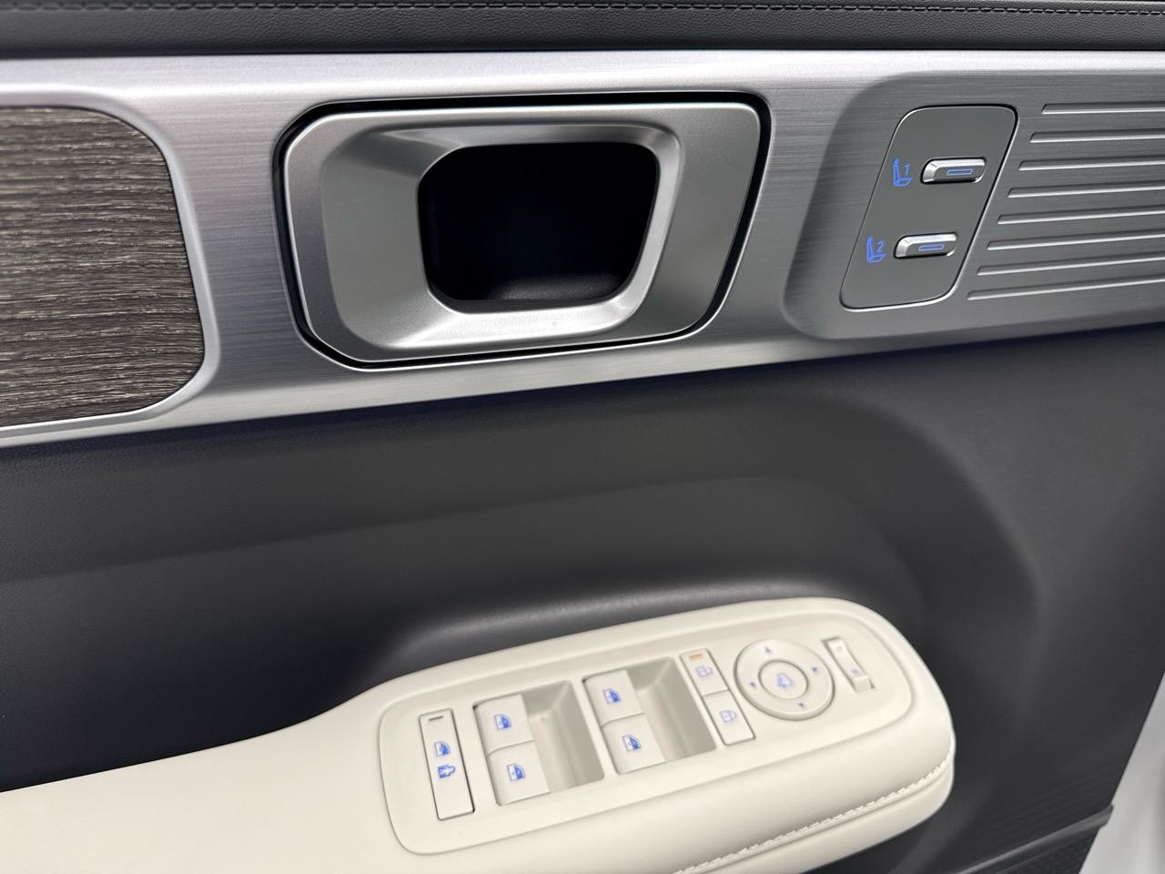 HYUNDAI Santa Fe 1.6 T-GDi PHEV Calligraphy 4WD Automatic-image-9