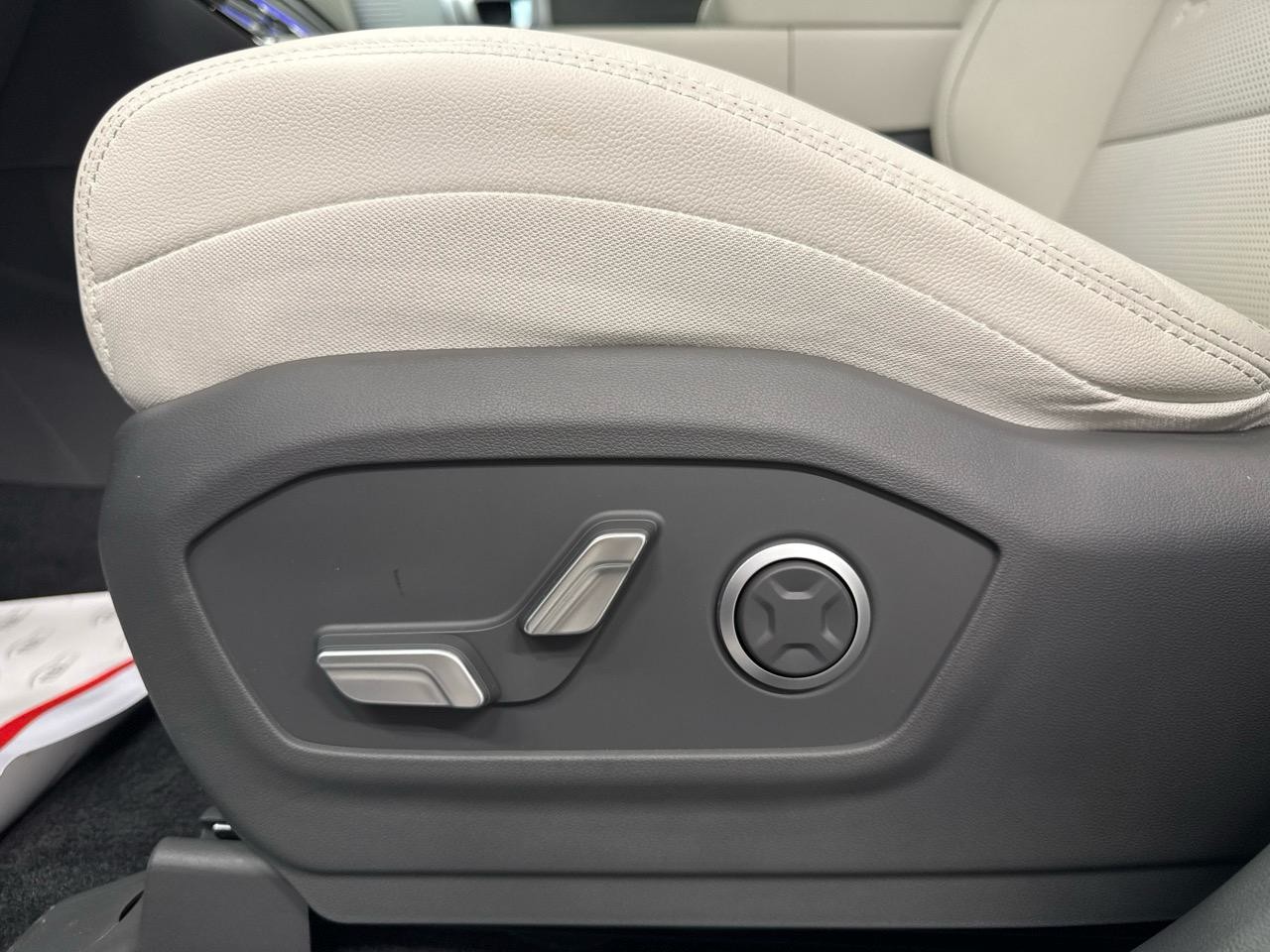 HYUNDAI Santa Fe 1.6 T-GDi PHEV Calligraphy 4WD Automatic-image-10