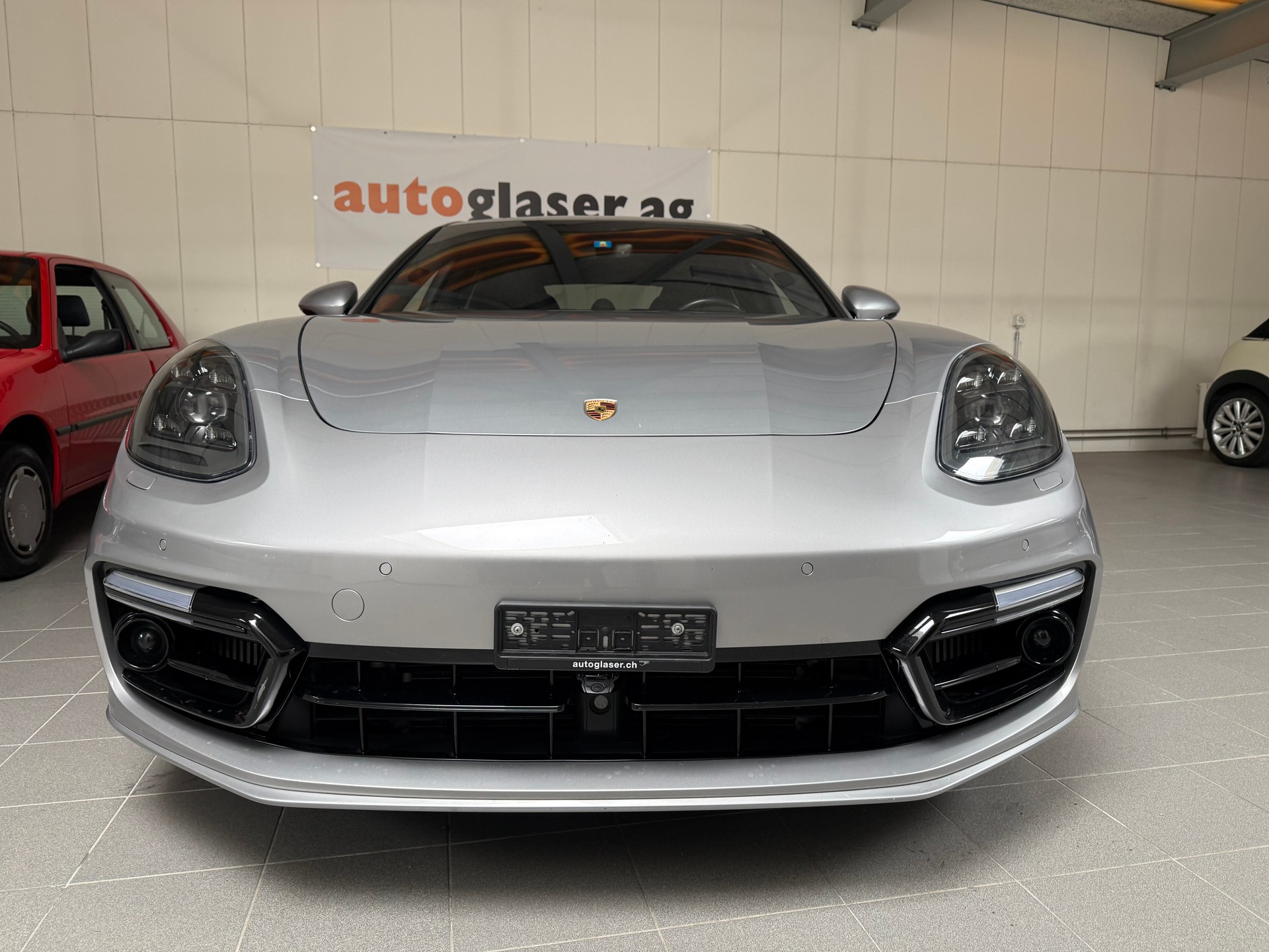 PORSCHE Panamera Turbo PDK-showroom-element-2