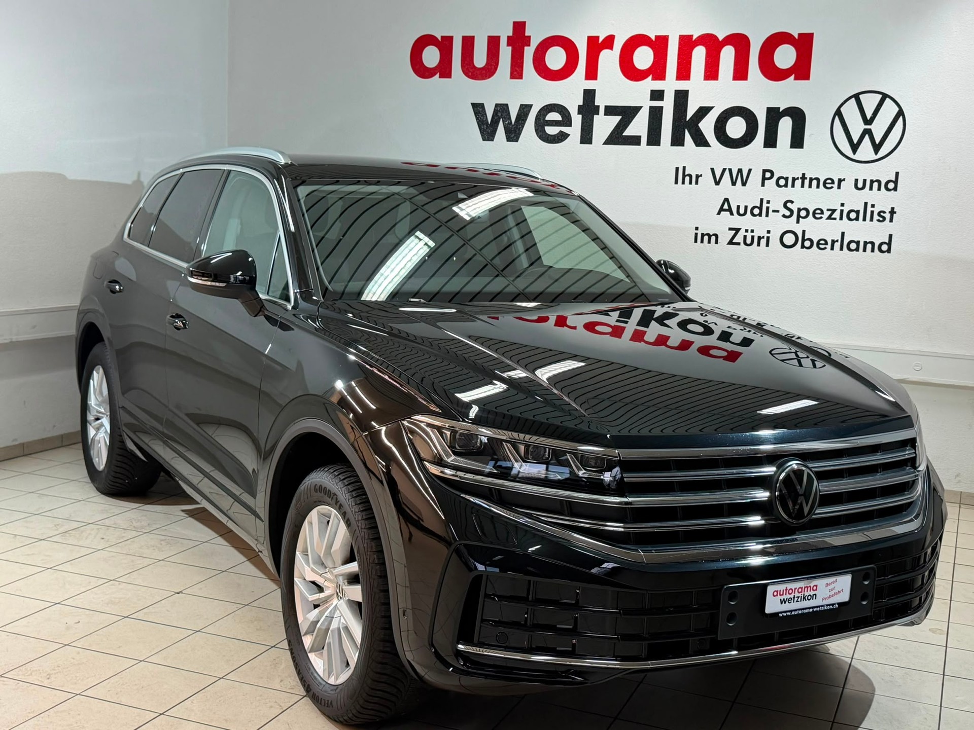VW Touareg 3.0 TDI Elegance Tiptronic-showroom-element-1