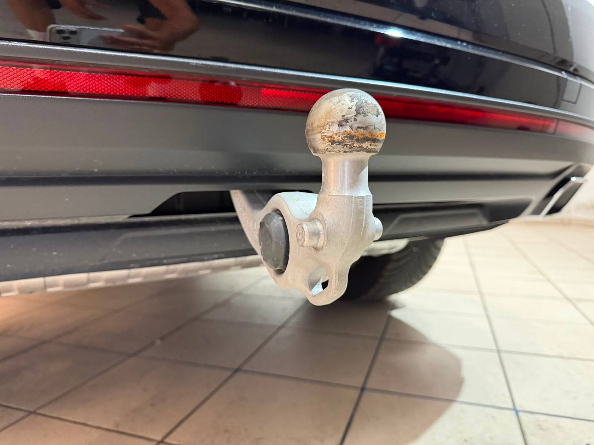 VW Touareg 3.0 TDI Elegance Tiptronic-image-4