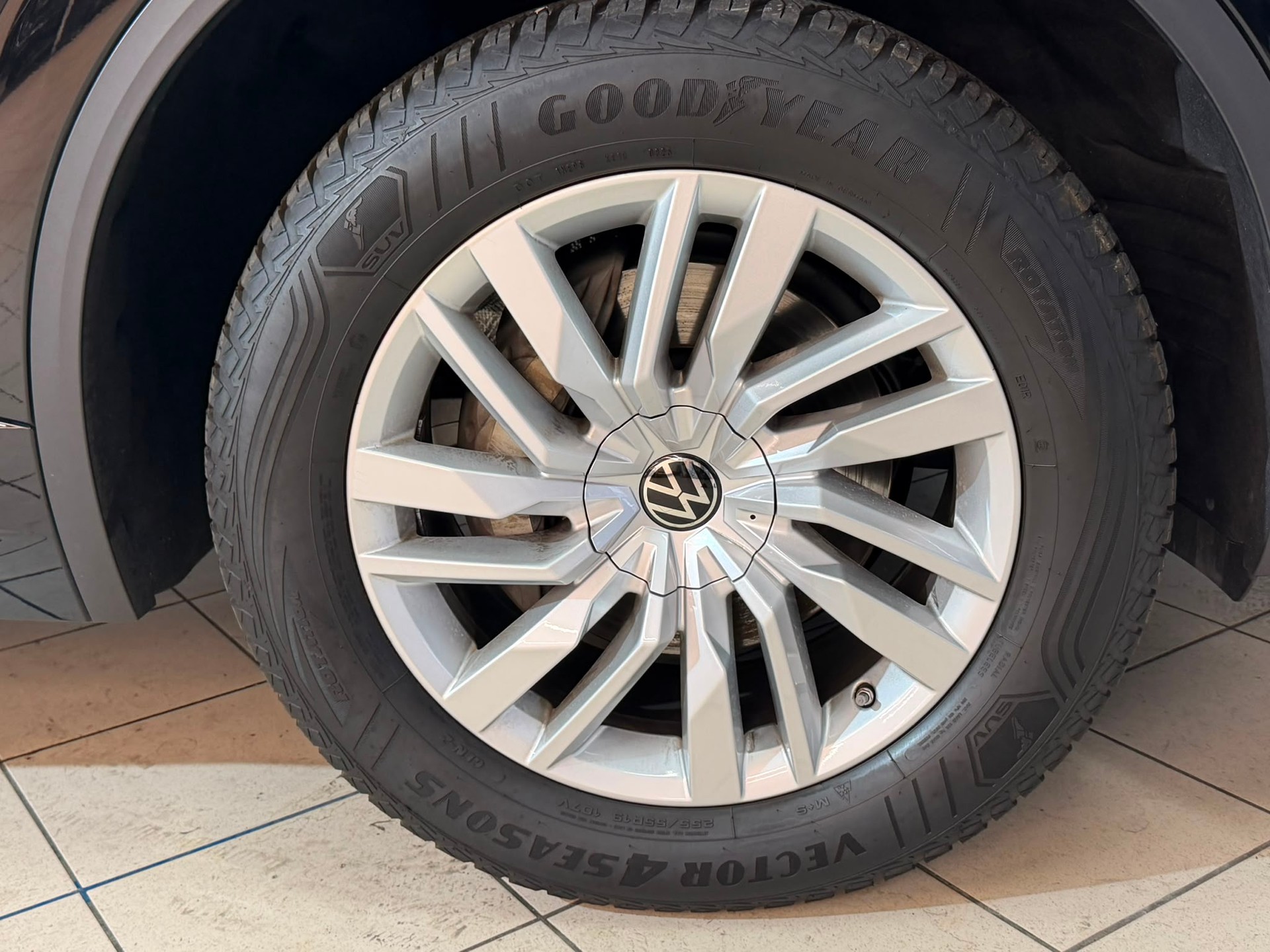 VW Touareg 3.0 TDI Elegance Tiptronic-image-5