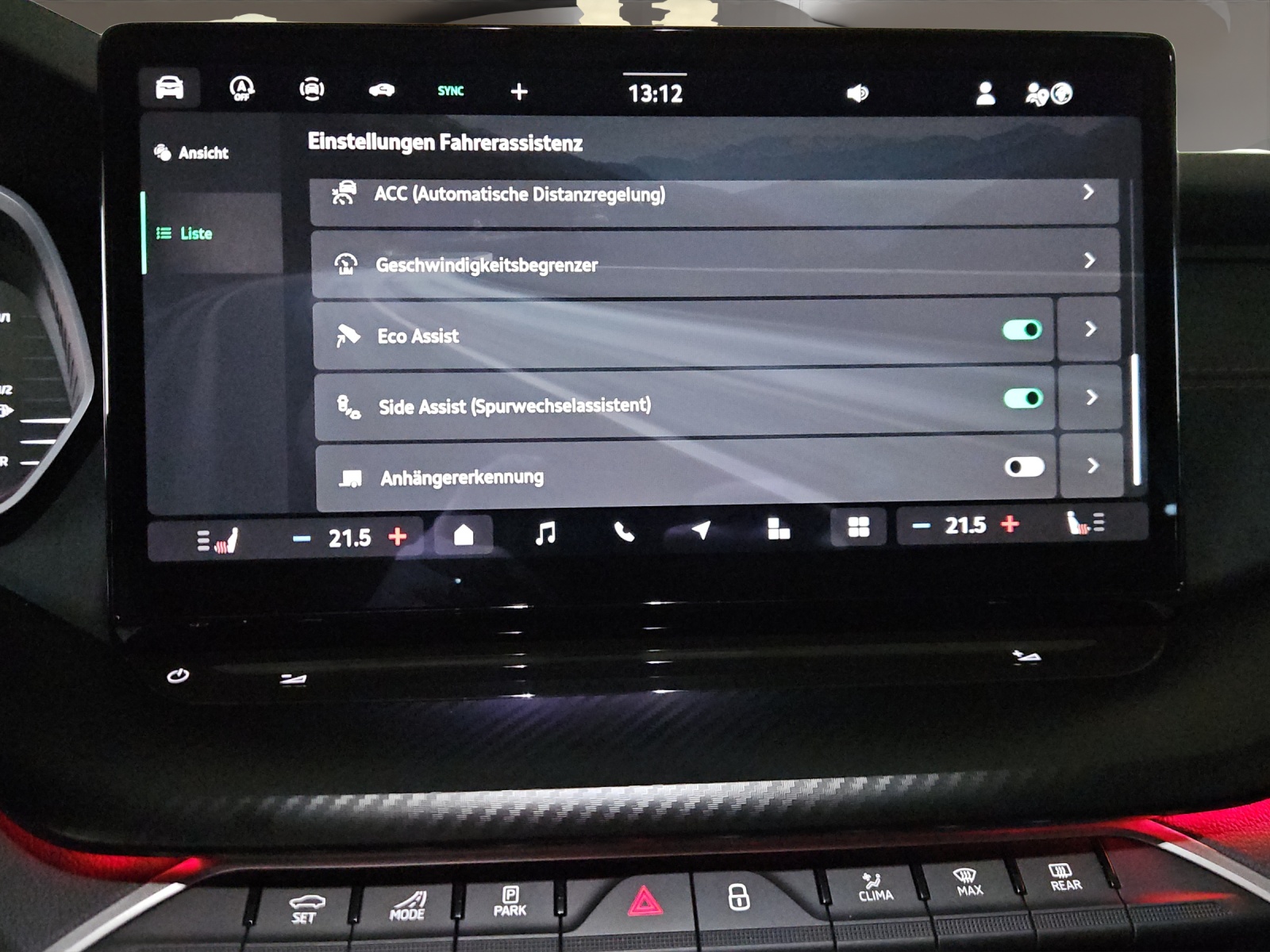 SKODA Octavia Combi 2.0 TSI DSG RS 30 Years Edition-image-16