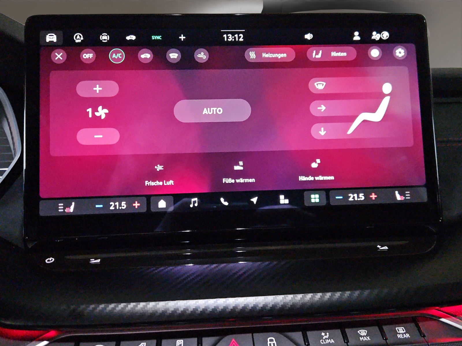 SKODA Octavia Combi 2.0 TSI DSG RS 30 Years Edition-image-17