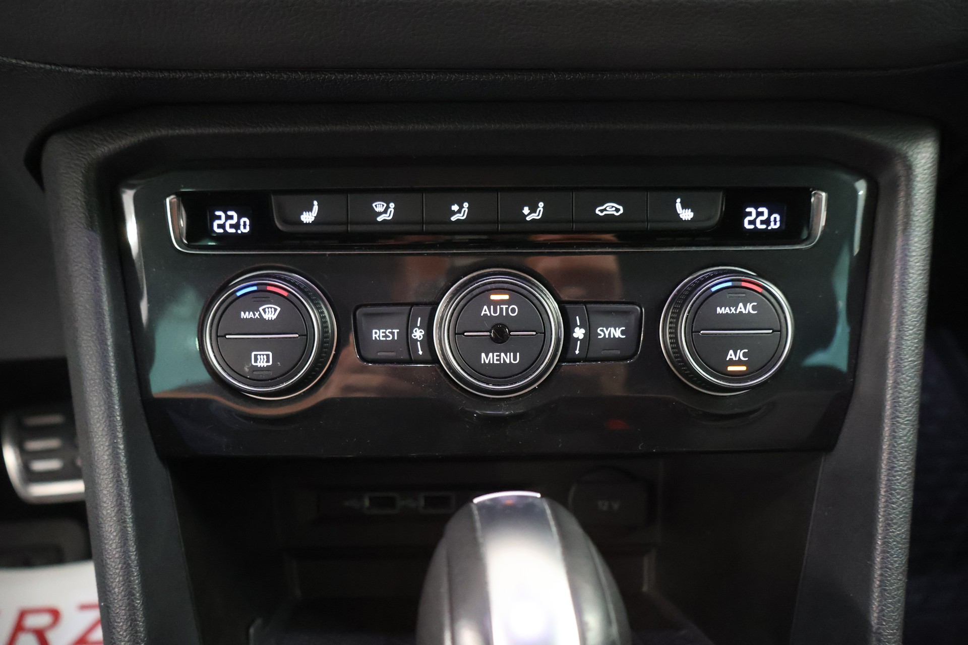 VW Tiguan 2.0TSI R-Line 4Motion DSG-image-21