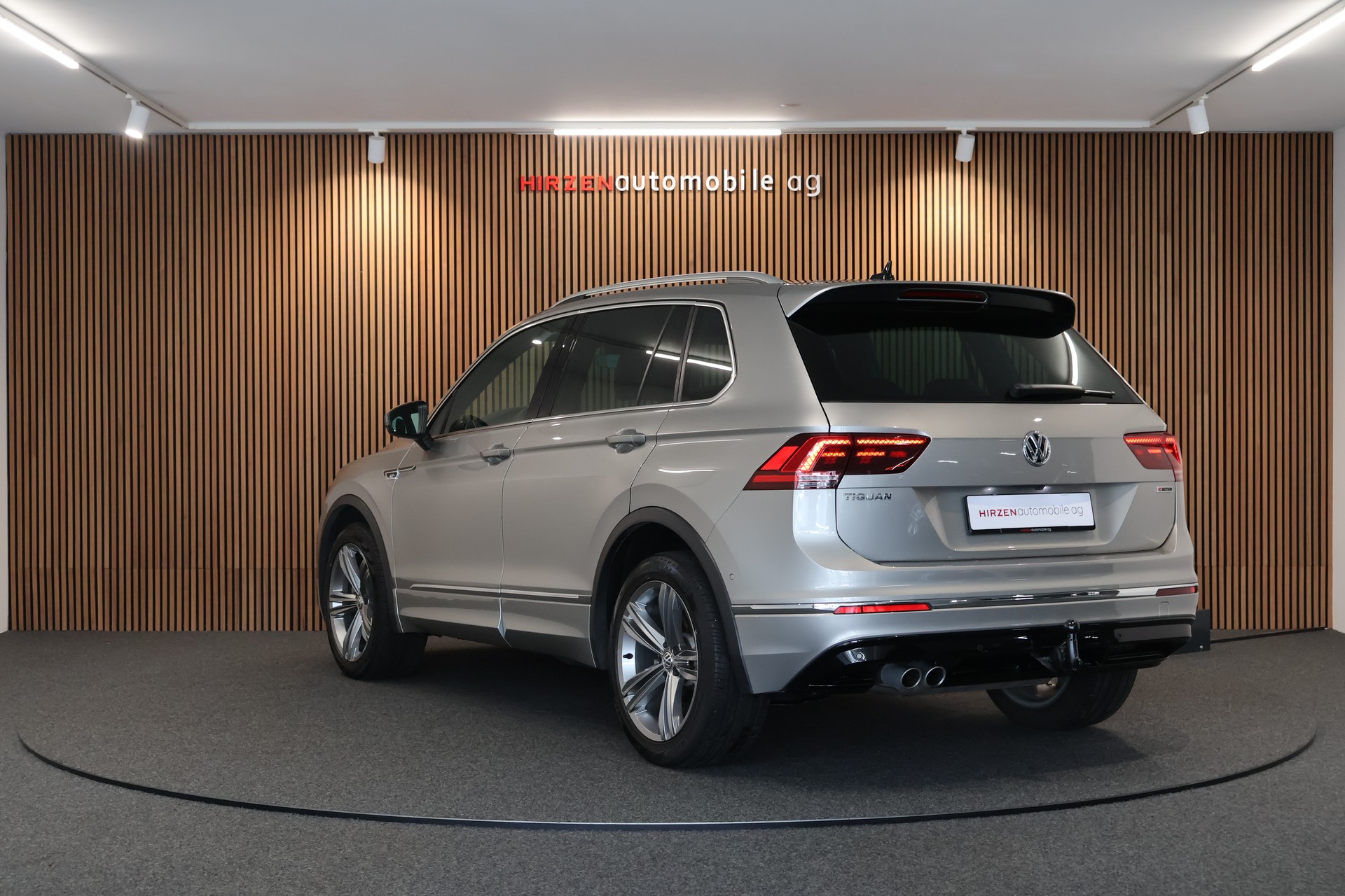 VW Tiguan 2.0TSI R-Line 4Motion DSG-showroom-element-2