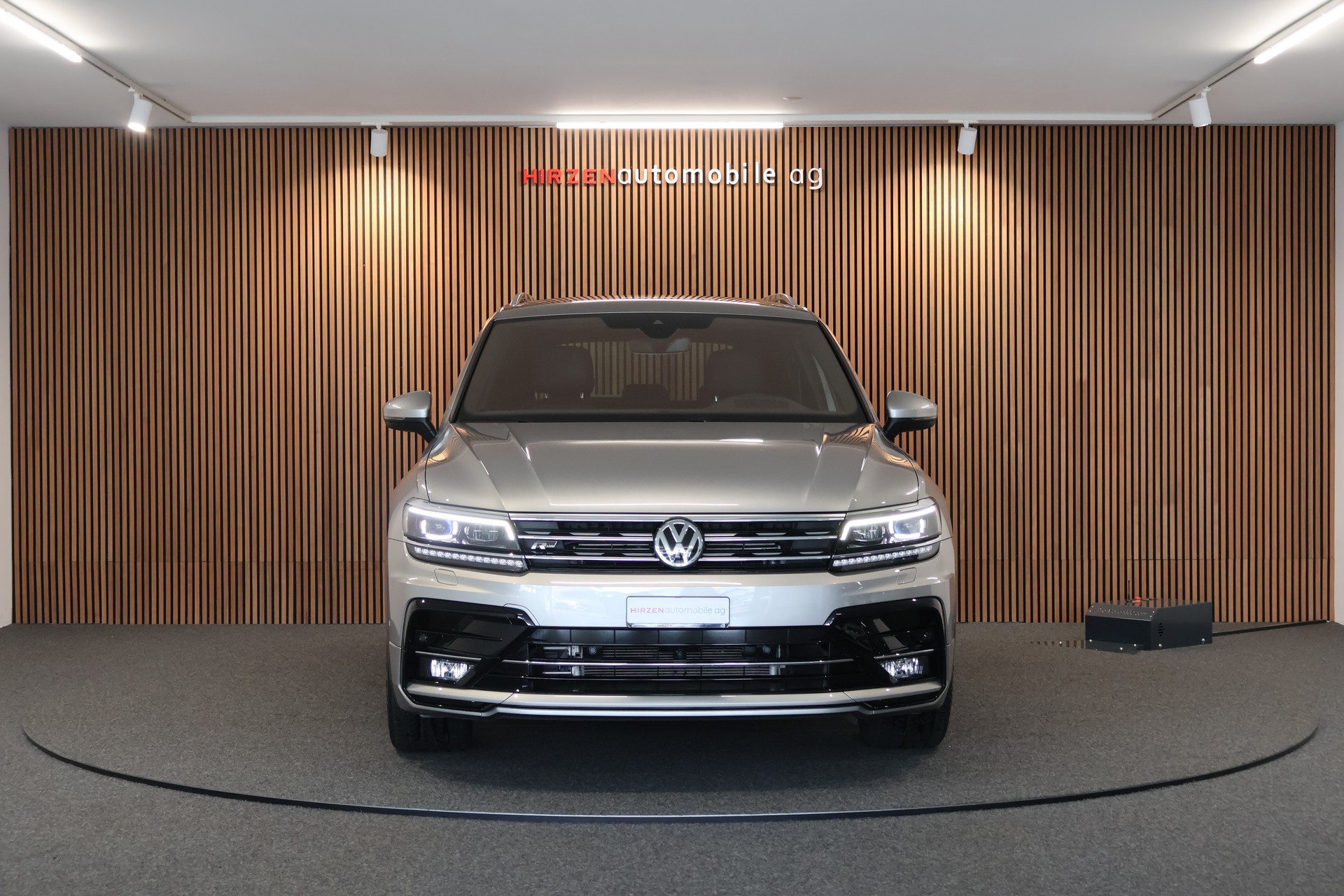 VW Tiguan 2.0TSI R-Line 4Motion DSG-image-7