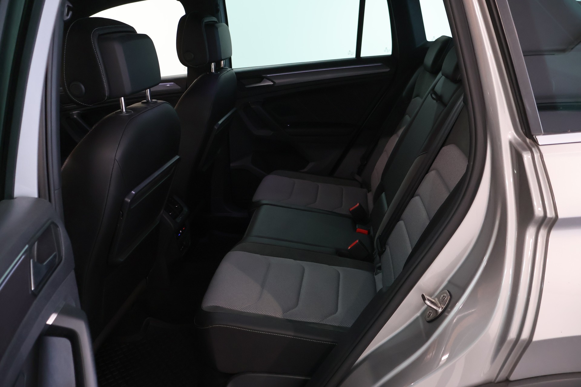 VW Tiguan 2.0TSI R-Line 4Motion DSG-image-11