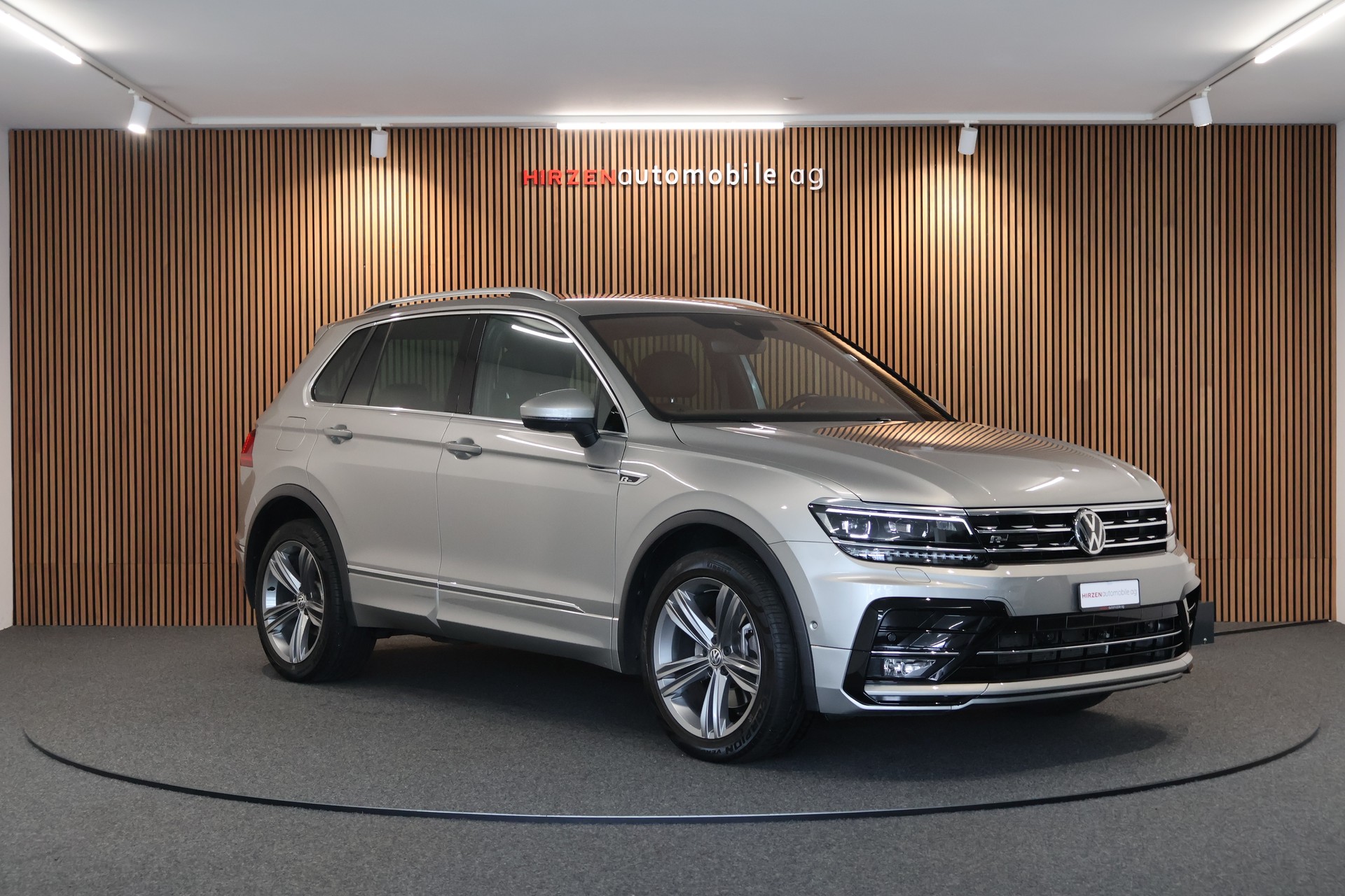 VW Tiguan 2.0TSI R-Line 4Motion DSG-image-6