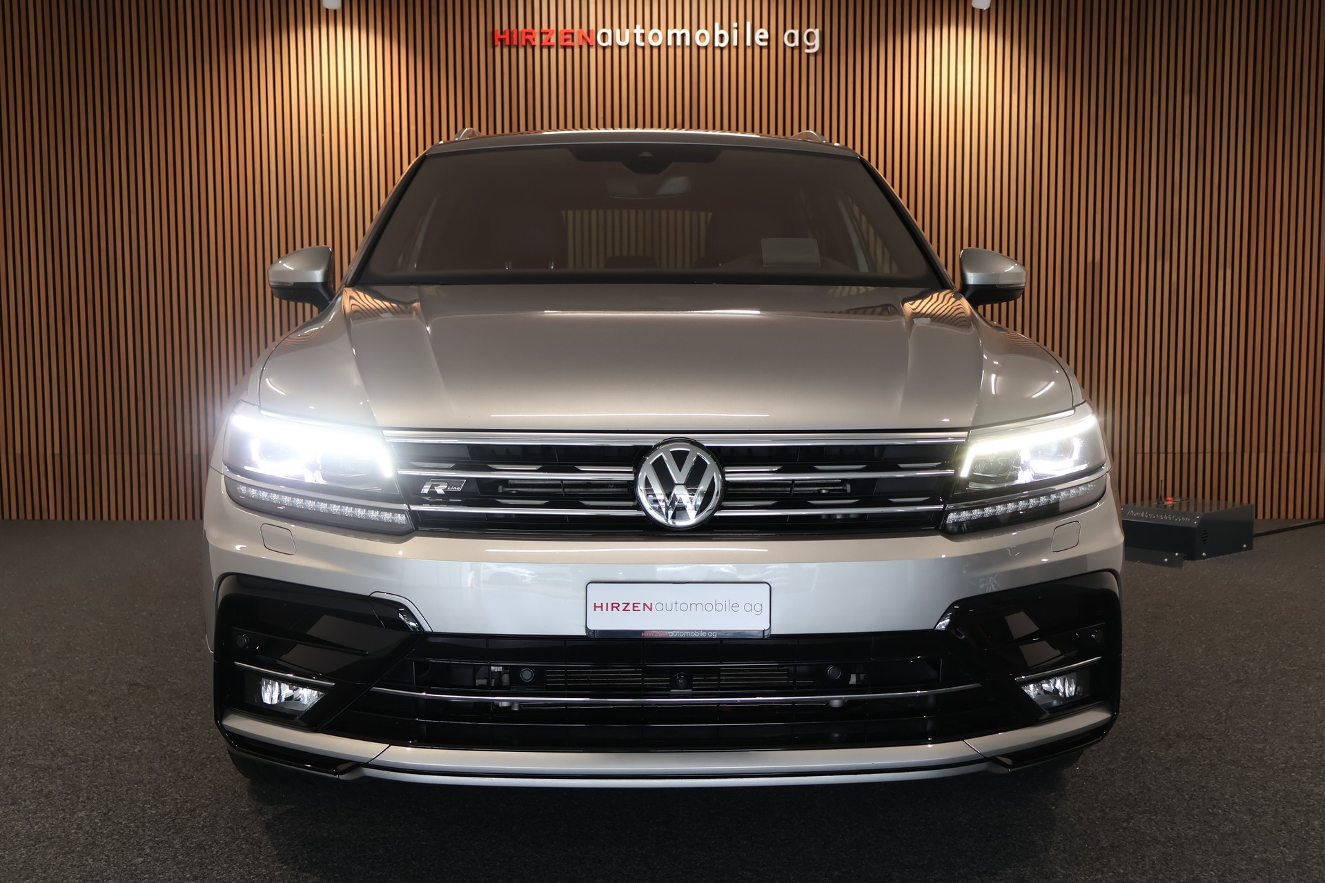 VW Tiguan 2.0TSI R-Line 4Motion DSG-image-31