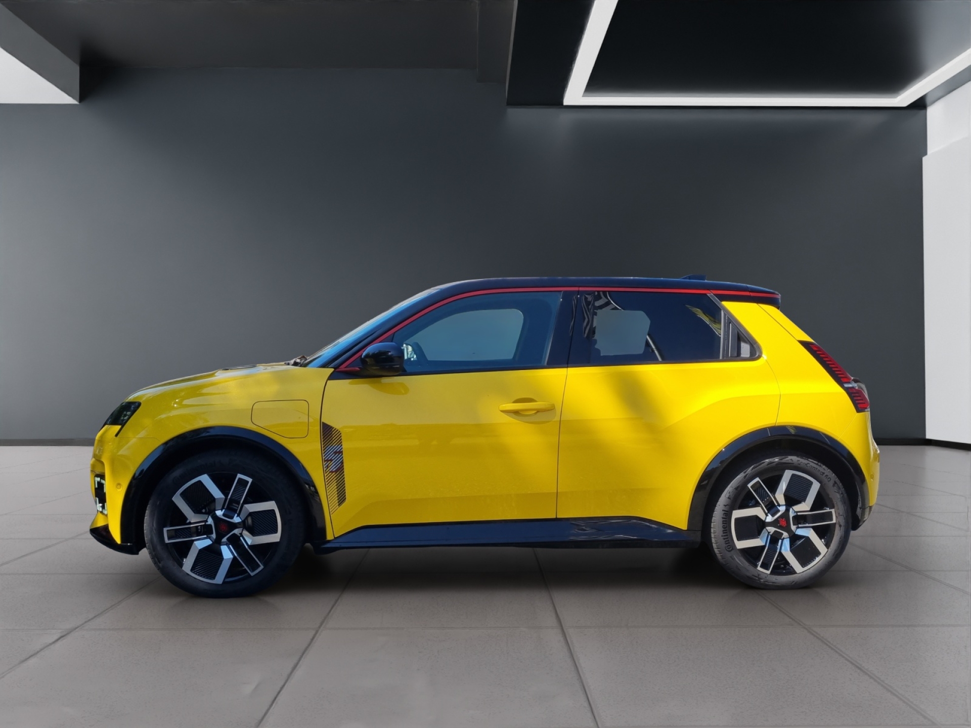 RENAULT R5 E-Tech Urban Range iconic five-showroom-element-1
