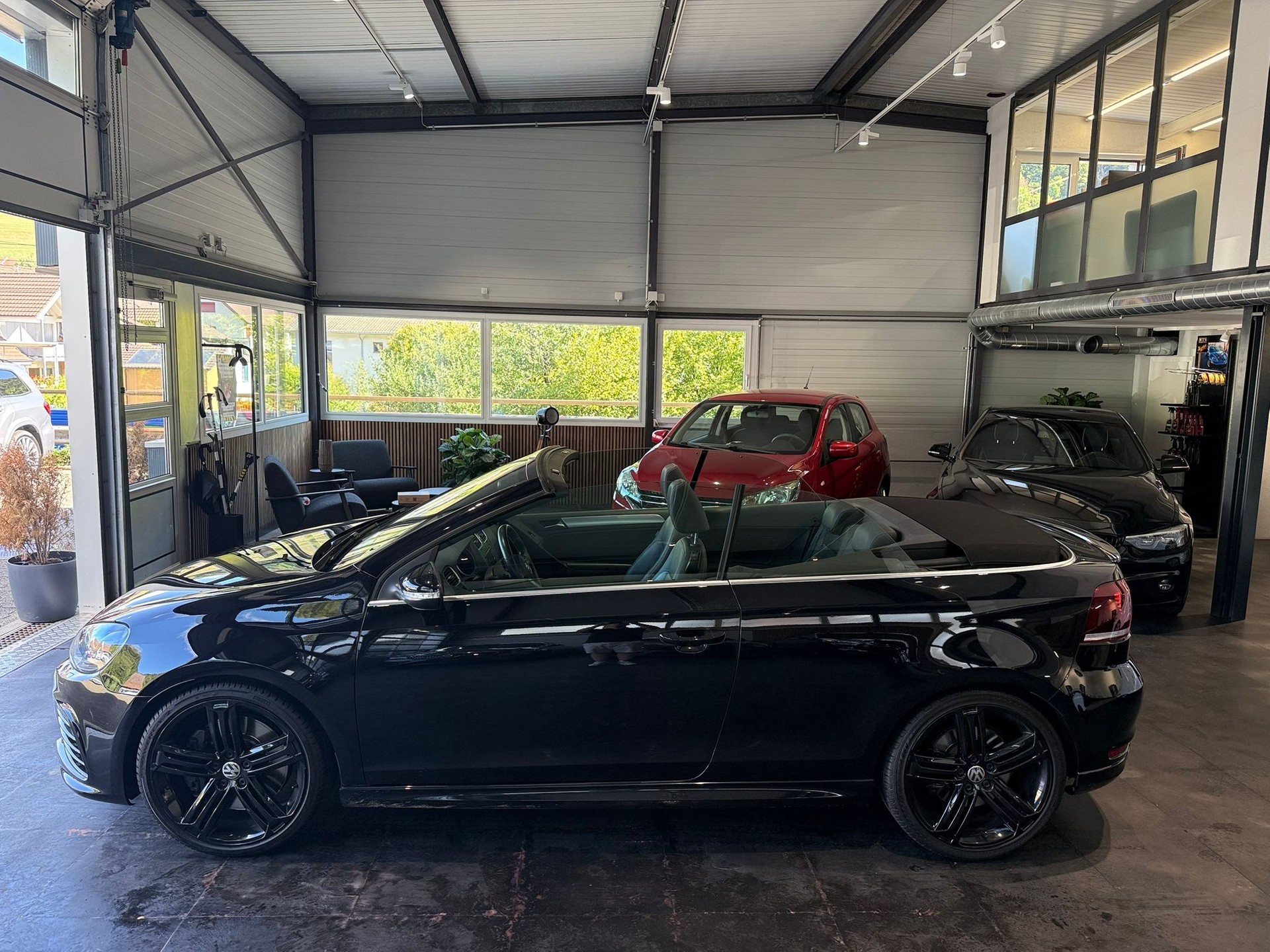 VW Golf Cabrio 2.0 TSI R DSG-showroom-element-2