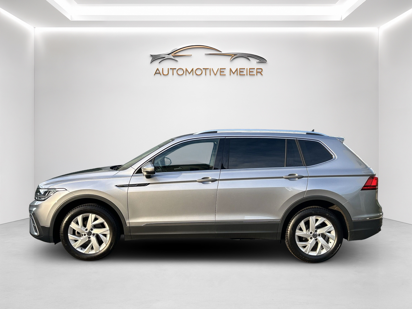 VW Tiguan Allspace 1.5 TSI Life DSG -7 Sitzplätze-AHK-Fahrassistenzsysteme--showroom-element-1